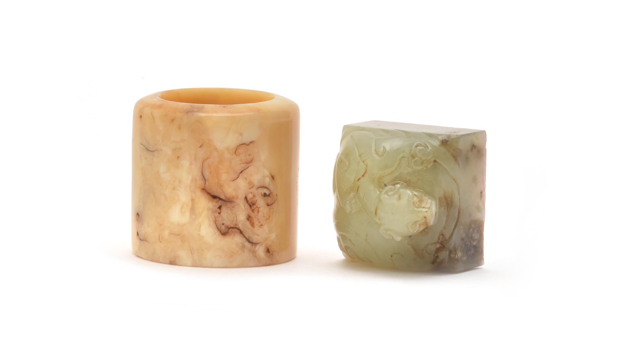 Y An unusual Chinese walrus ivory archer's ring - Image 2 of 3