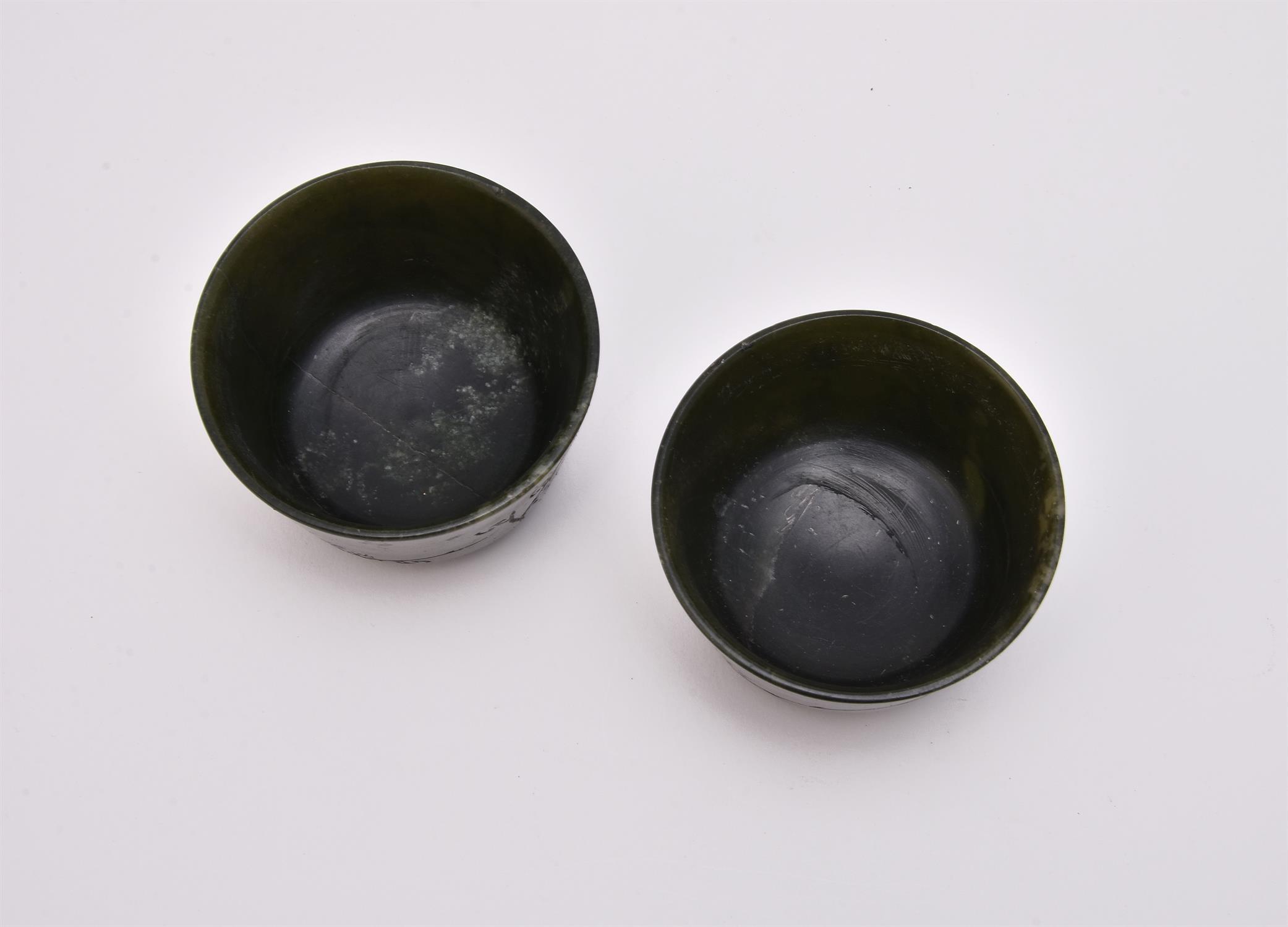 A pair of Chinese spinach-green hardstone cups - Image 3 of 4