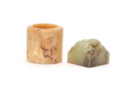 Y An unusual Chinese walrus ivory archer's ring