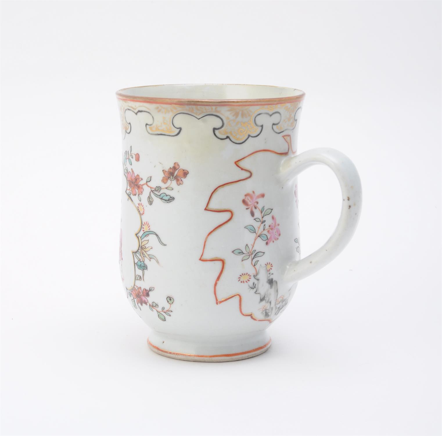 Three various Famille Rose mugs - Image 3 of 8