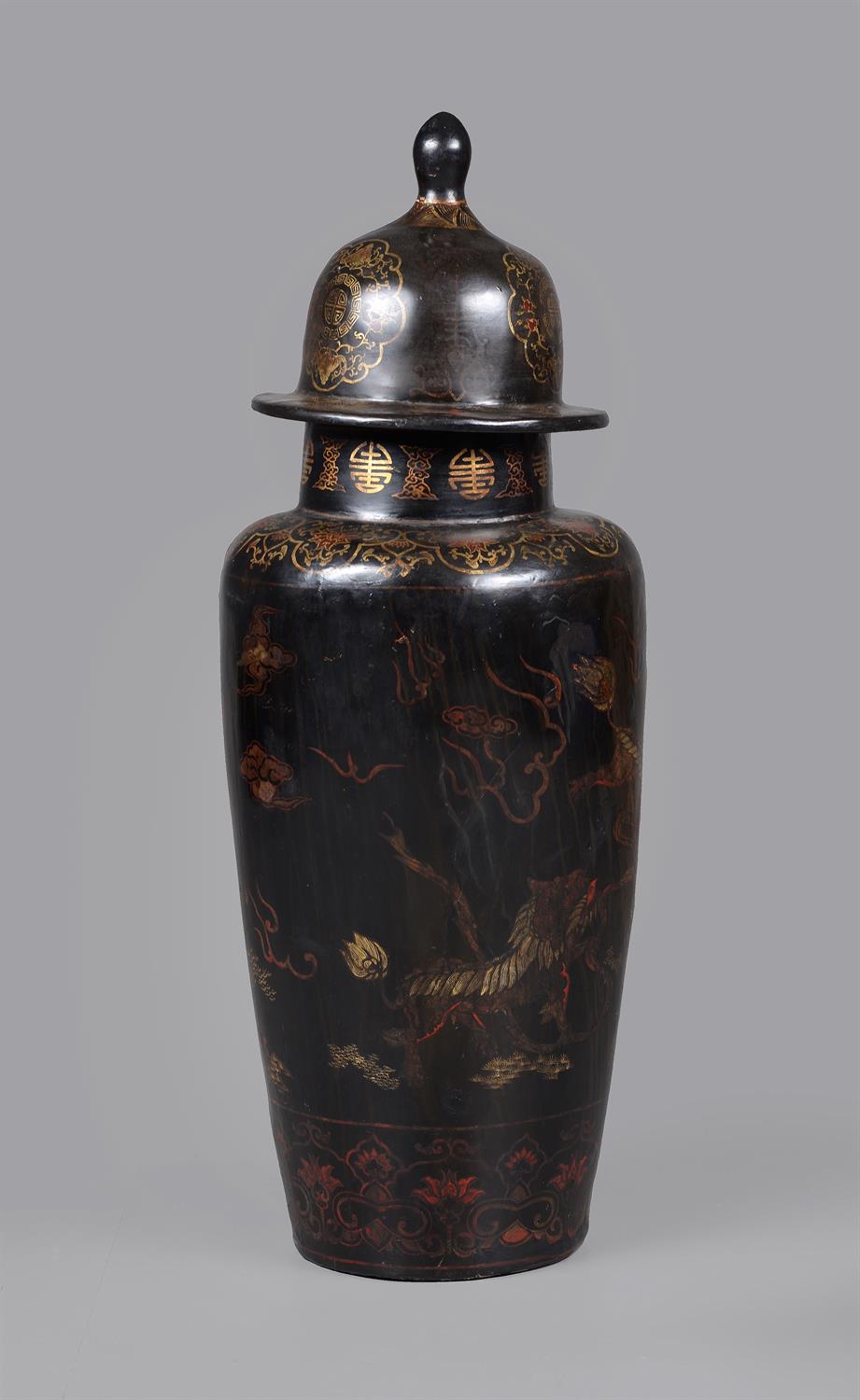 A large Chinese lacquered papier-mâché vase and cover - Image 2 of 4