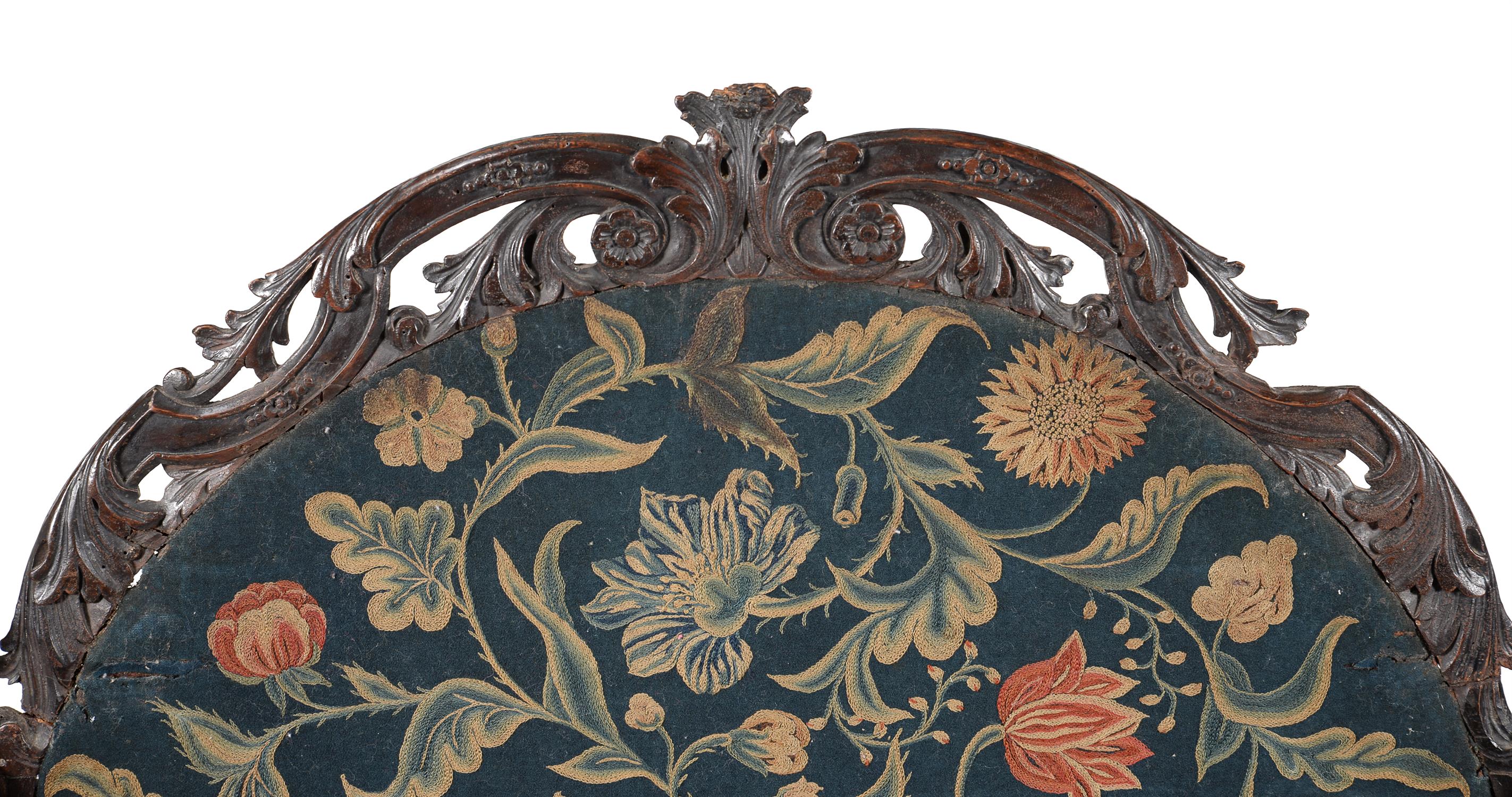 A William & Mary walnut and crewel work inset fire screen - Image 3 of 3