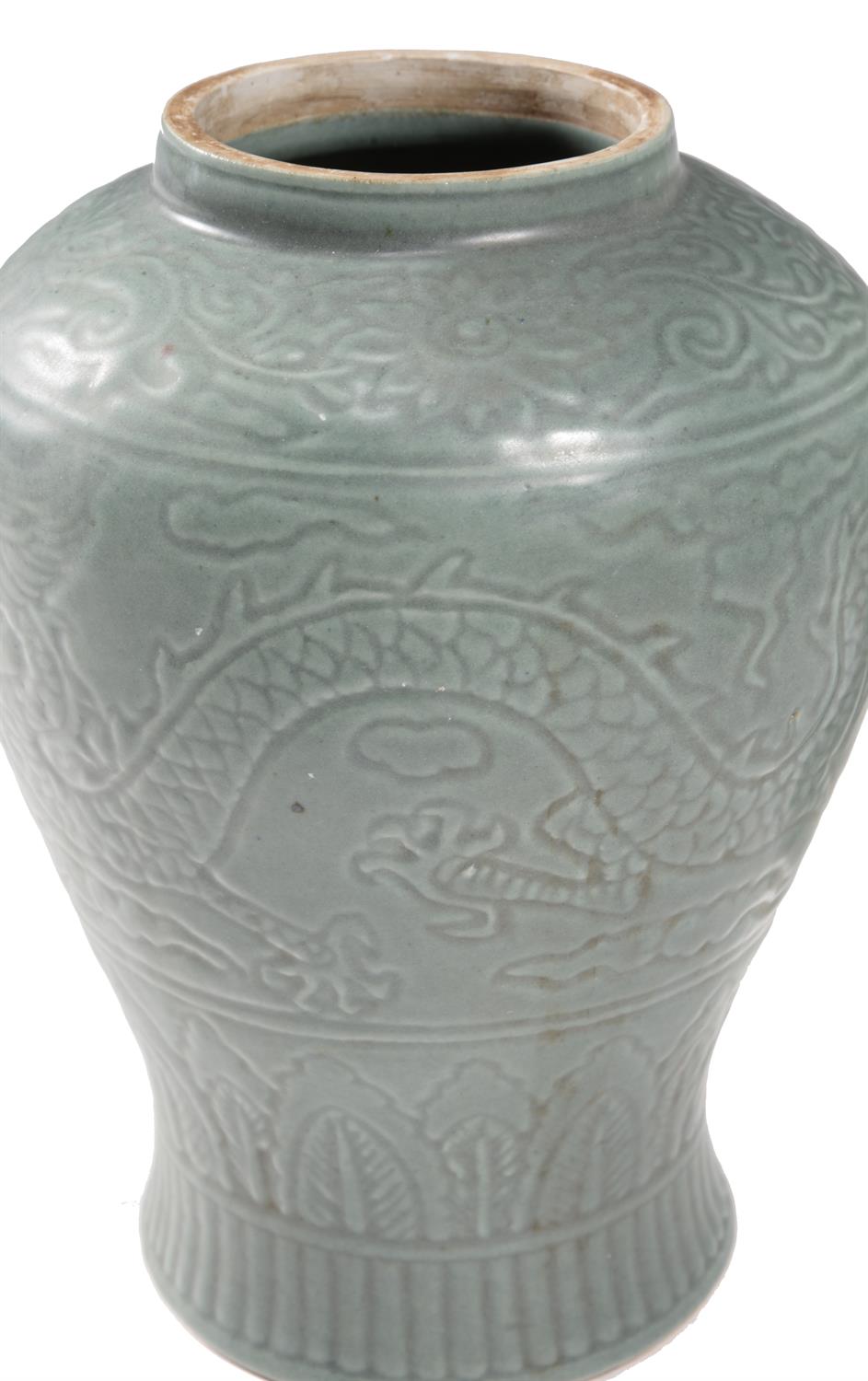 A Chinese Longquan celadon vase - Image 2 of 5