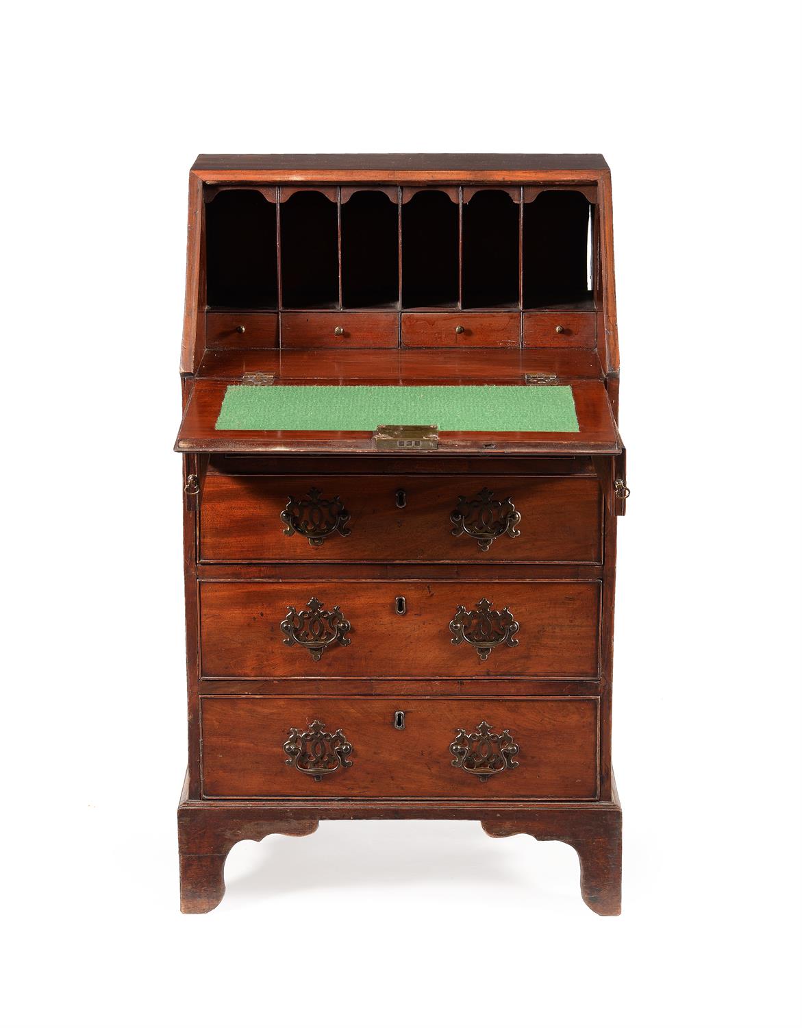 A George III mahogany bureau - Image 2 of 5