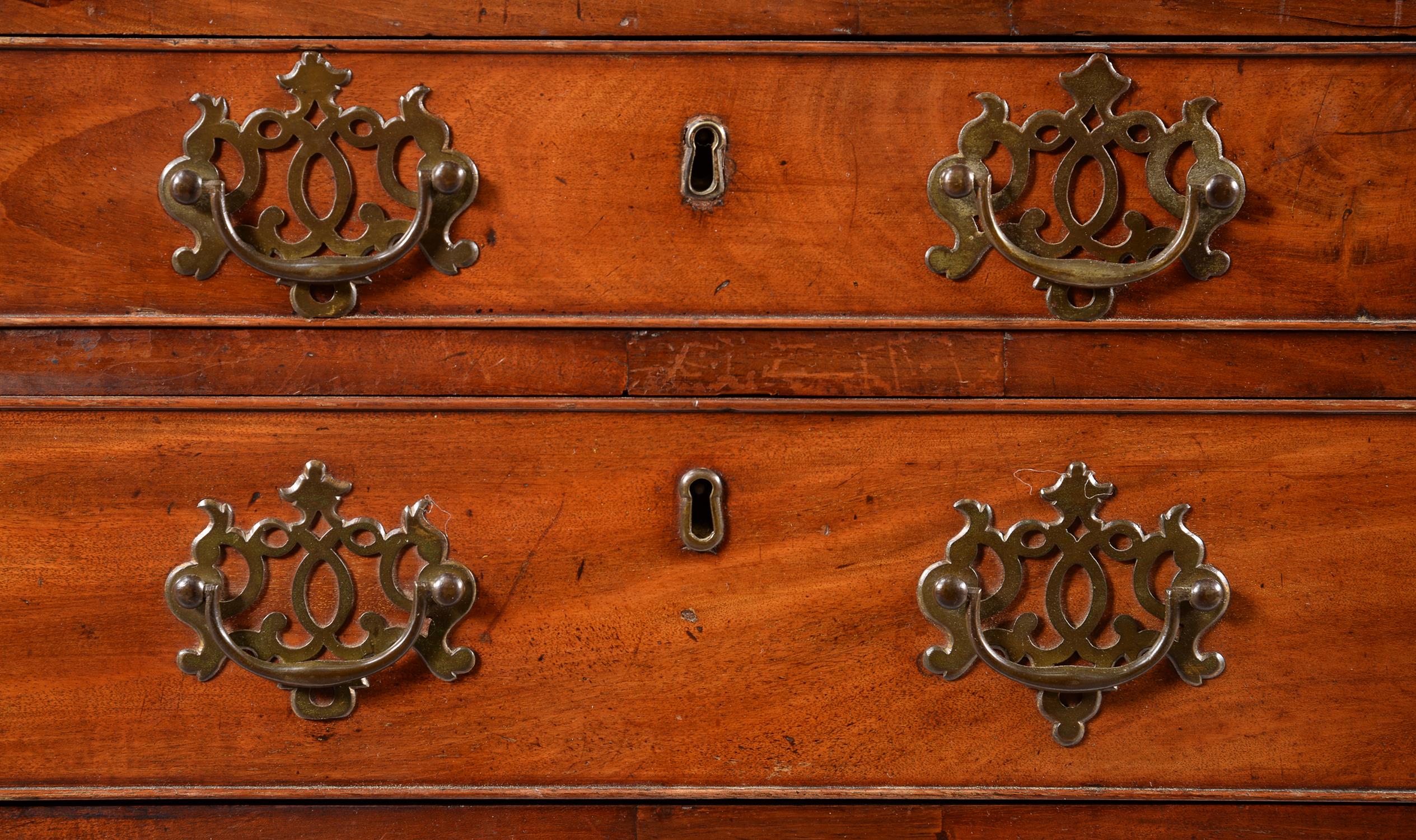 A George III mahogany bureau - Image 4 of 5