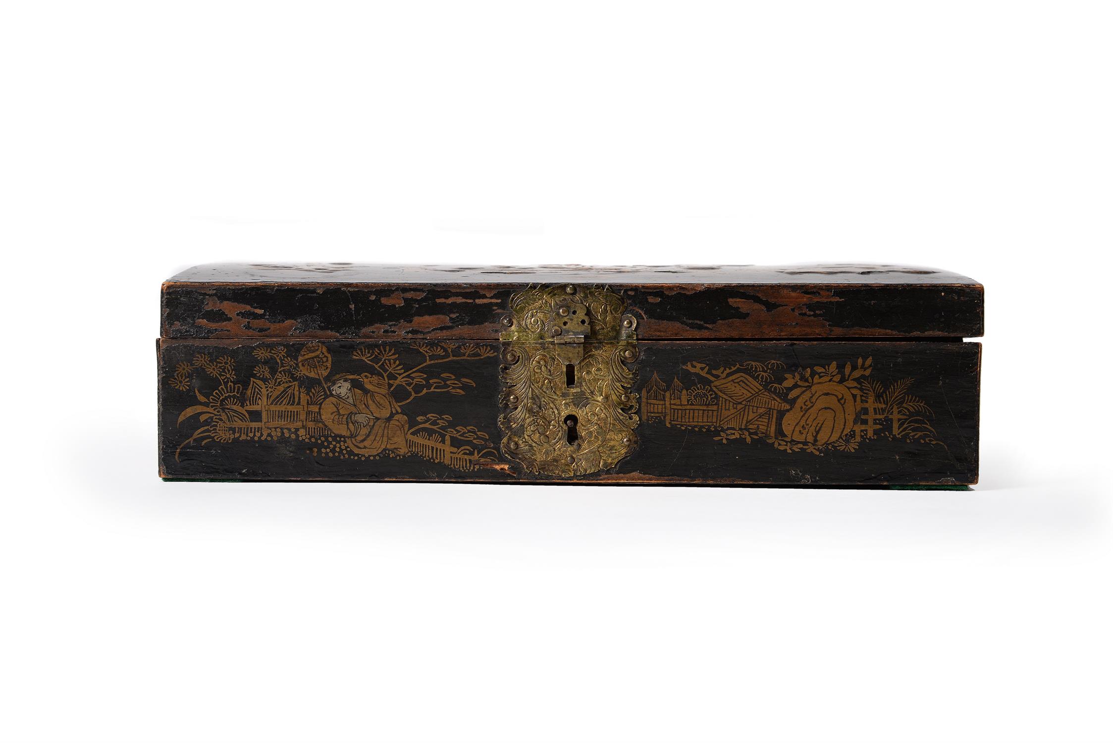 A Queen Anne black lacquered and gilt Chinoiserie writing box - Image 2 of 3