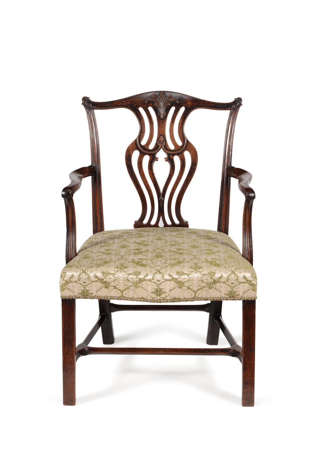 A George III mahogany open armchair - Image 2 of 4