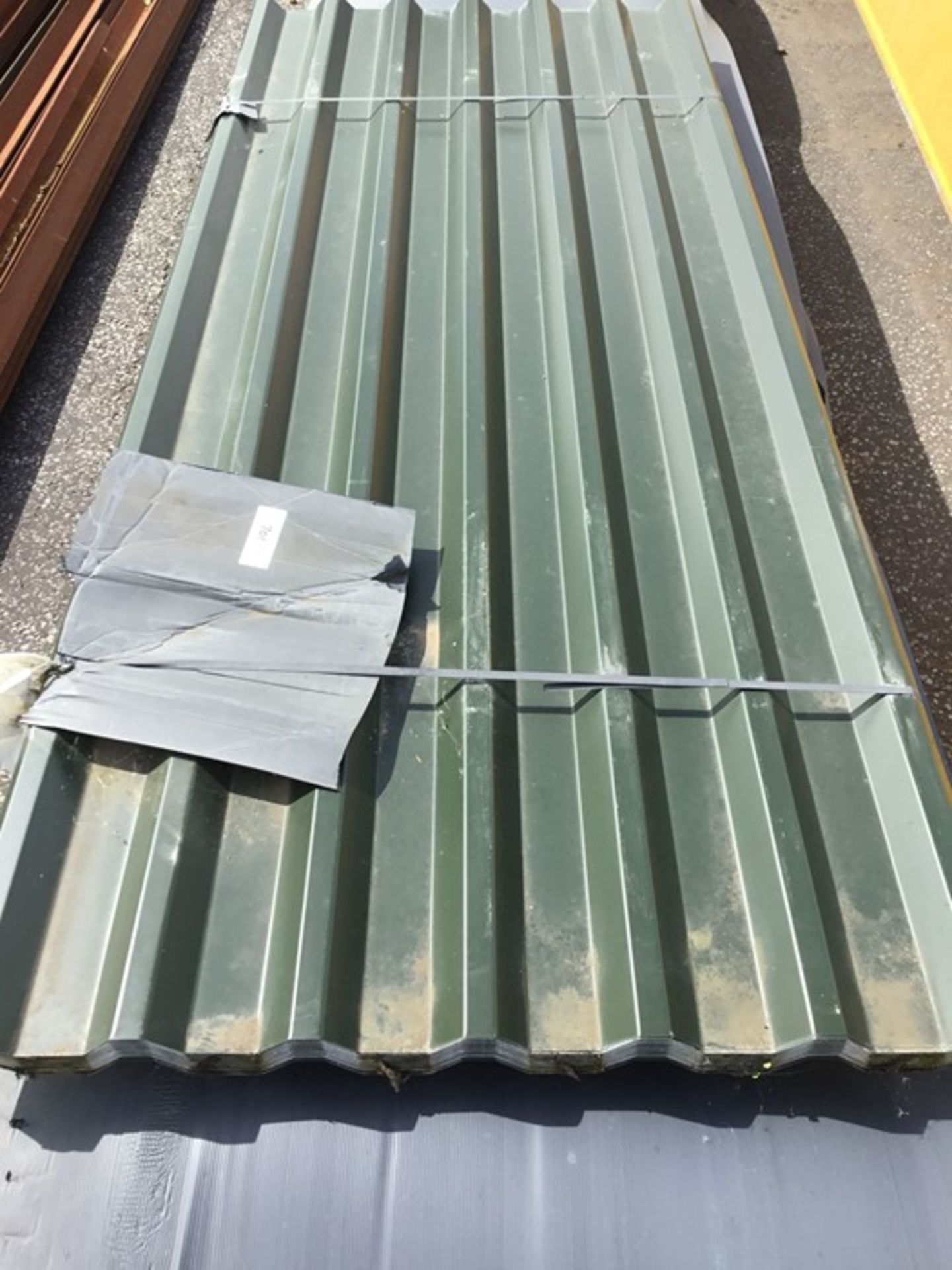 New corrigated Green tin sheets - Image 2 of 6