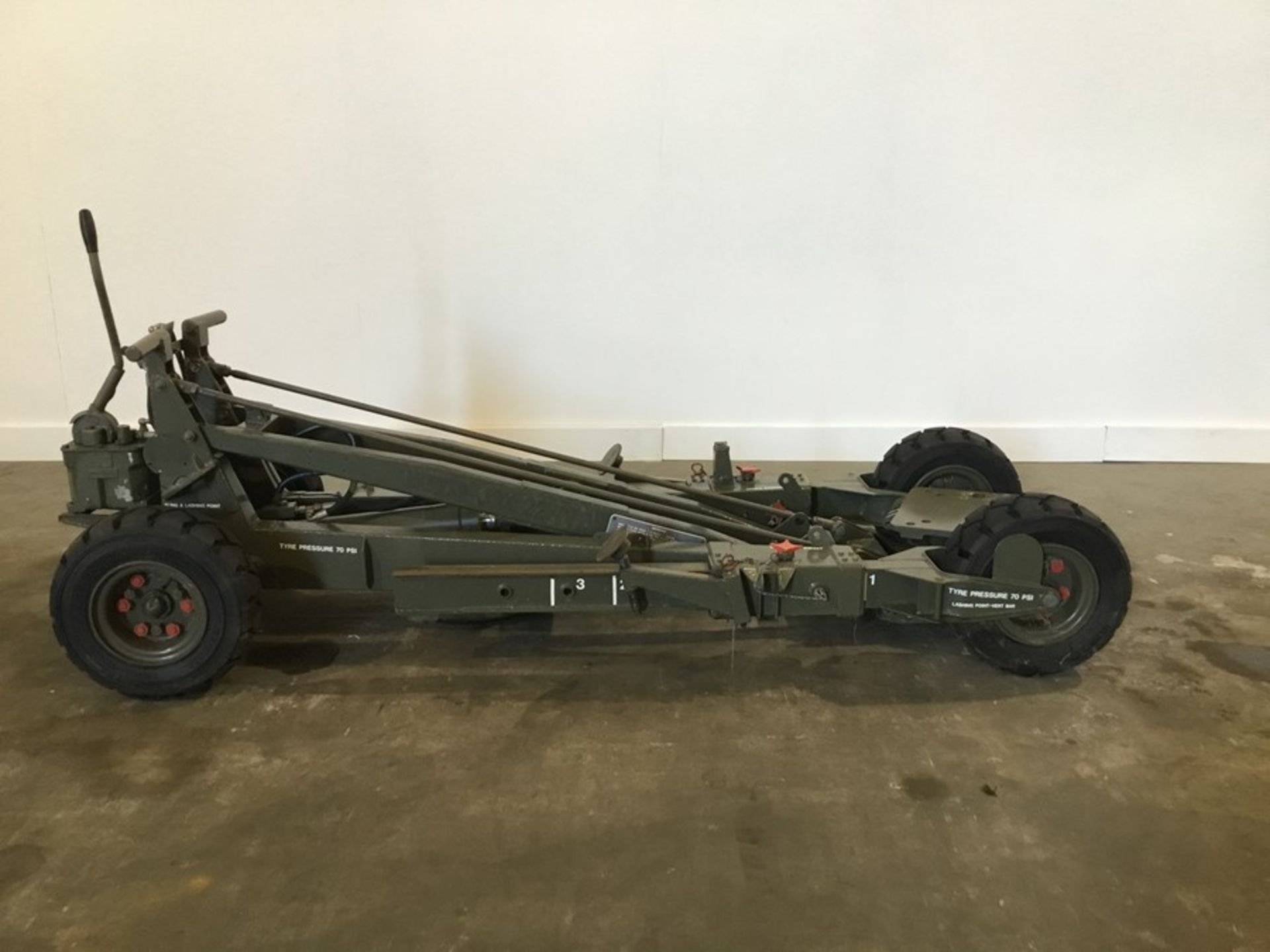 Portsmouth Aviation Type R Mk2 weapon loading trolley, SWL 1135Kg,Max lift height 2.2Metres - Image 6 of 15