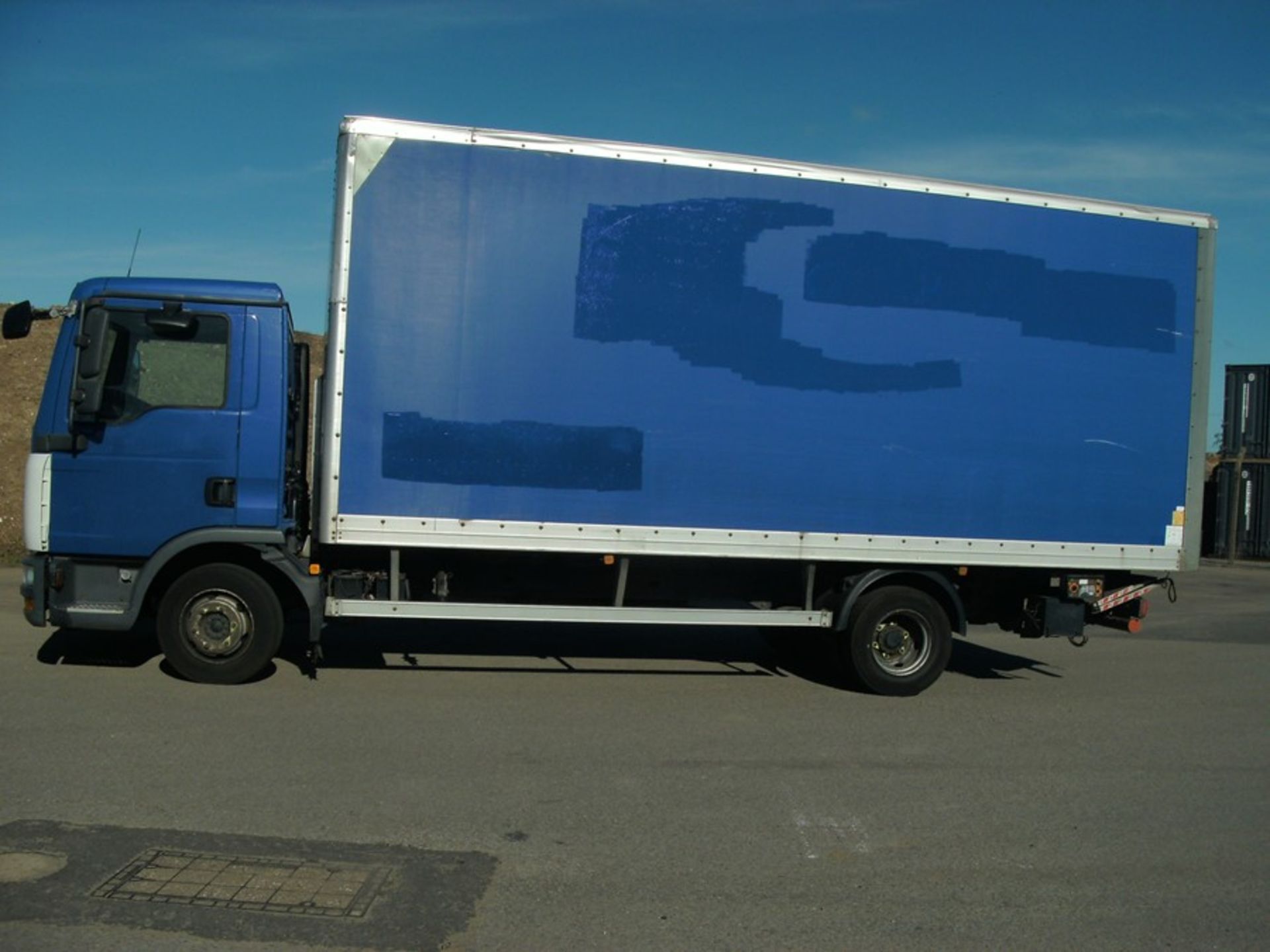 *MAN model TGL 7.150, 4x2 RHD 7.5ton Box Lorry With Dhollandia Tail lift SWL 1000Kg,two passenger