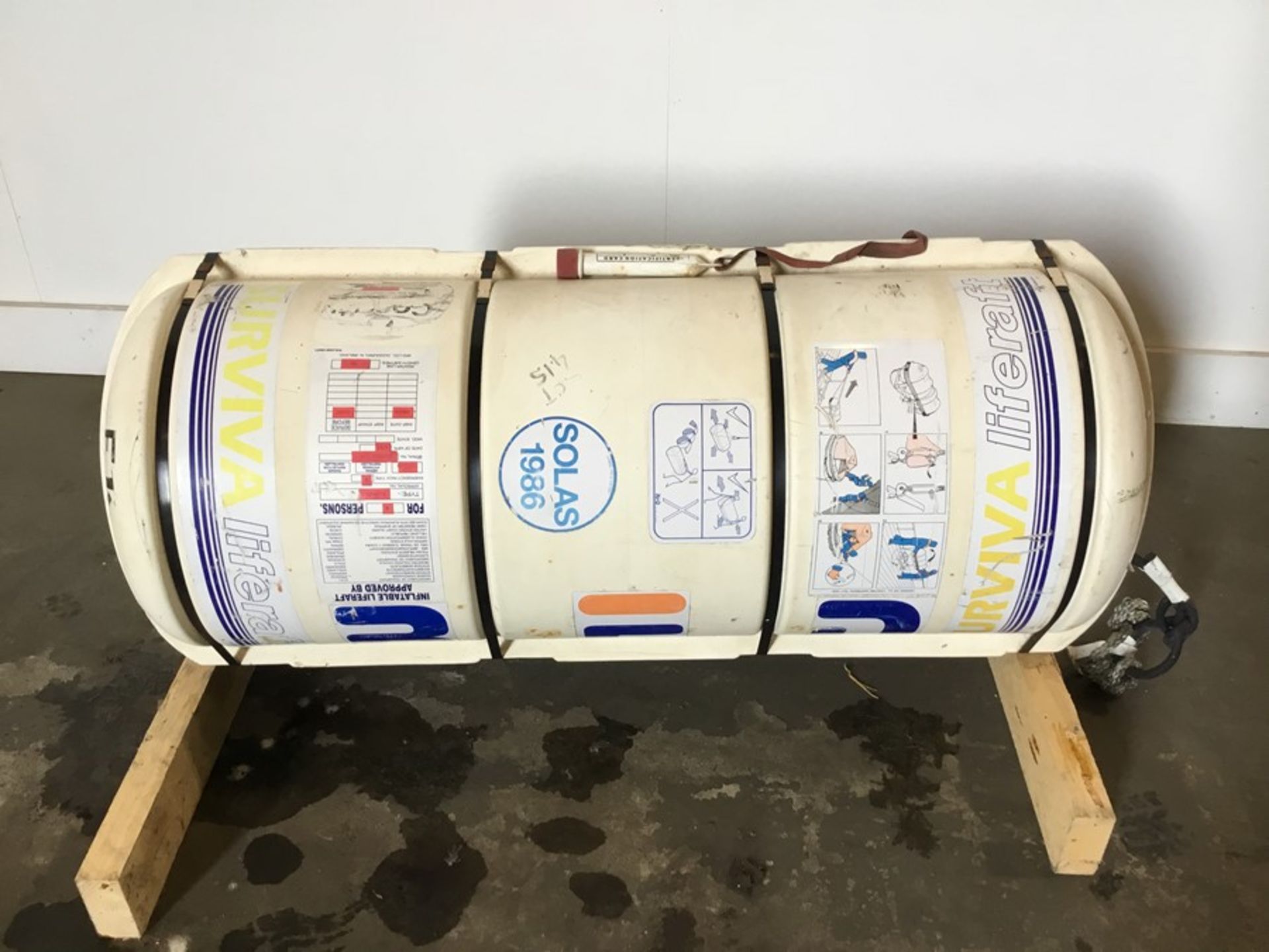 RFD/ Solas 1986 Surviva 6 person life raft Emergency pack type A: Packed in weather proof - Image 13 of 15