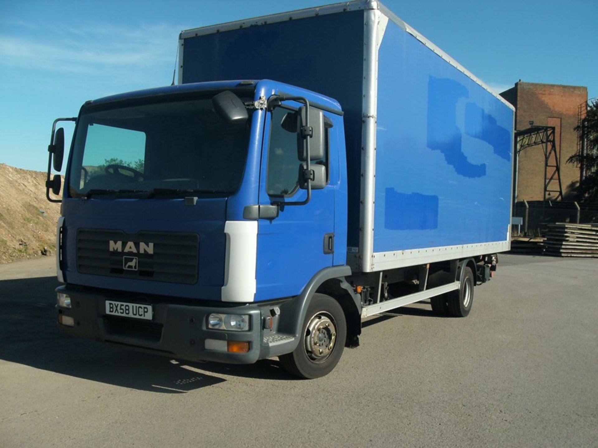 *MAN model TGL 7.150, 4x2 RHD 7.5ton Box Lorry With Dhollandia Tail lift SWL 1000Kg,two passenger - Image 11 of 18