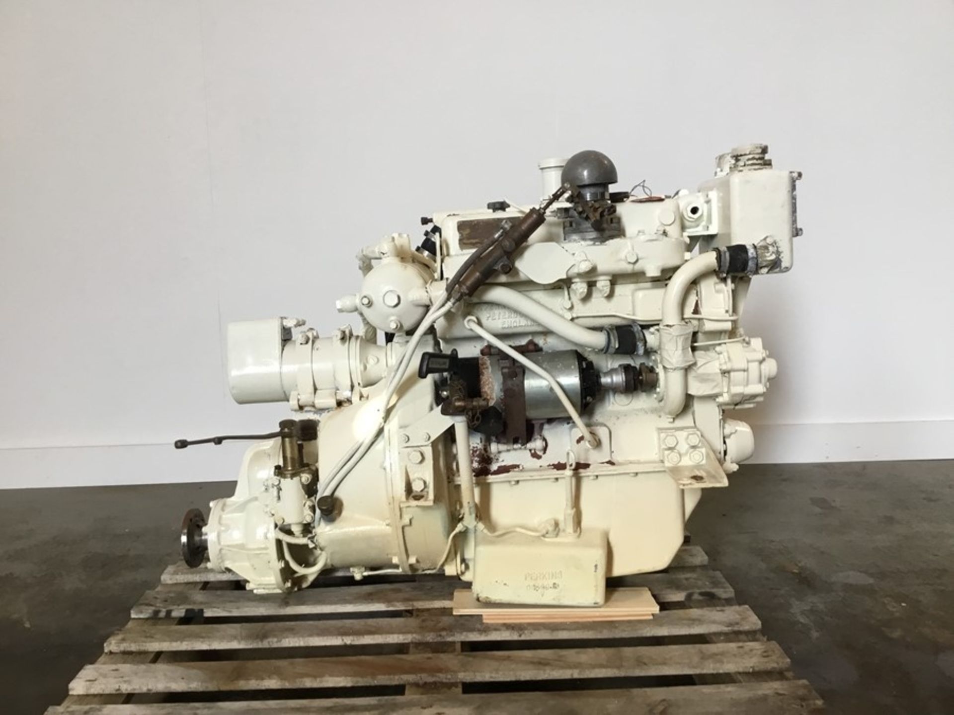 Perkins P4 Marine Diesel engine: Perkins P4 4cyl Non turbo, serial number 2085276 43BHP at 2000Rpm - Image 11 of 30