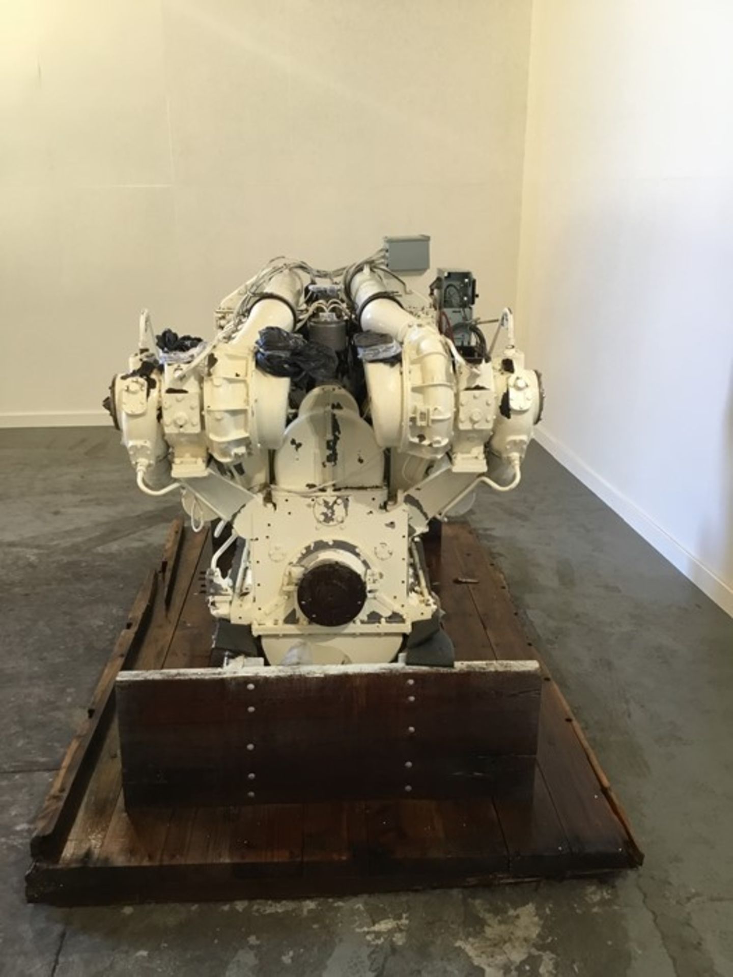 Paxman 12YhCAZ Marine Diesel Engine: Paxman 12YHCAZ, V12 Serial number 620024/3, 76 hours Ex MOD - Image 4 of 33