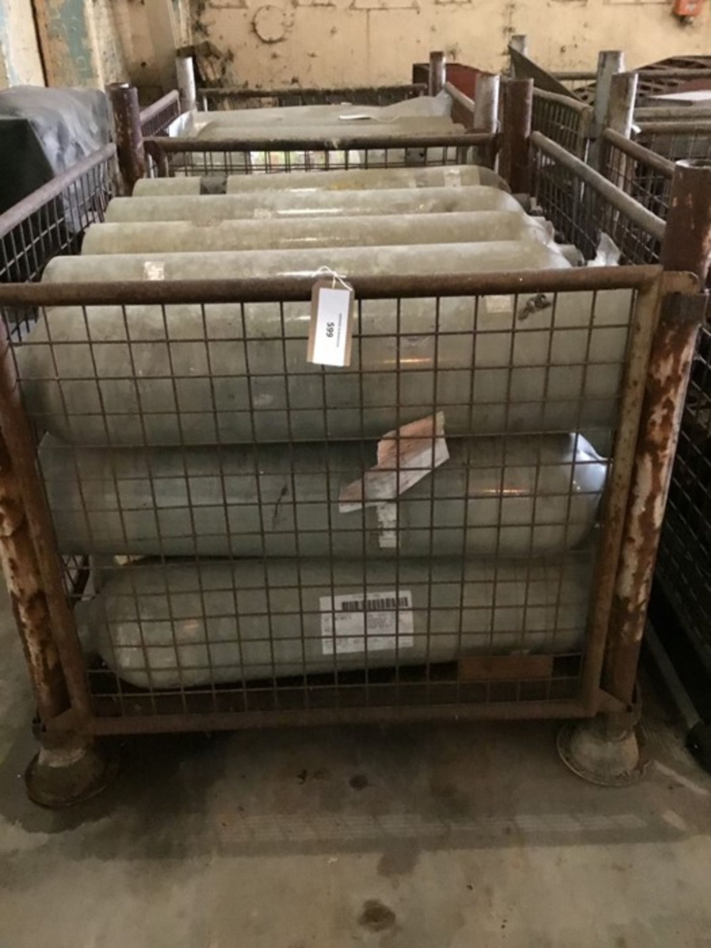 Cage containing 15 HP Air bottles 207bar