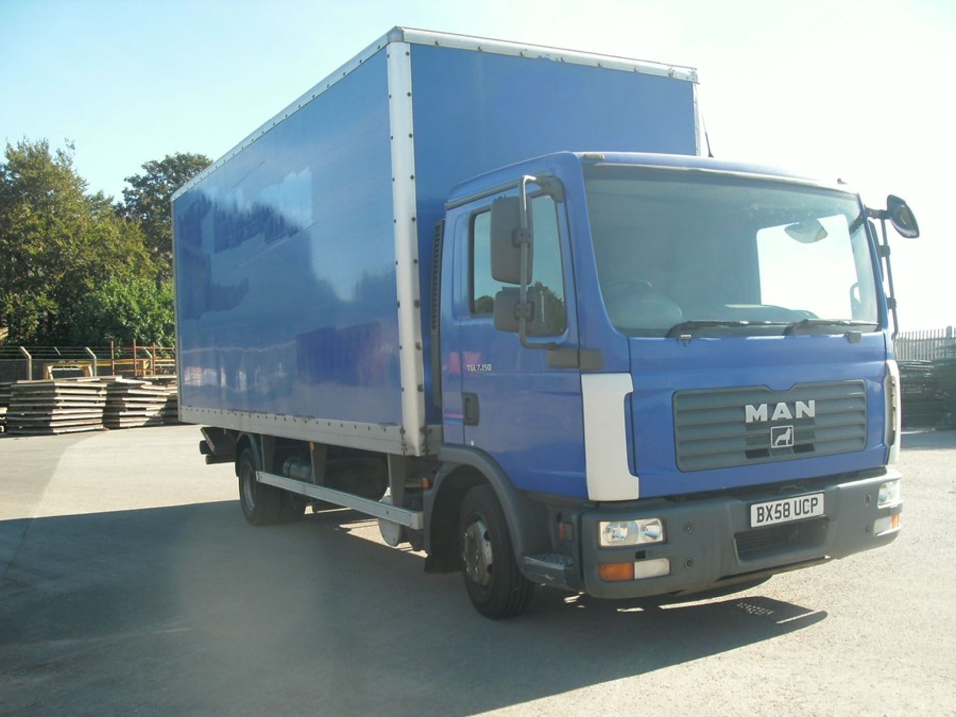 *MAN model TGL 7.150, 4x2 RHD 7.5ton Box Lorry With Dhollandia Tail lift SWL 1000Kg,two passenger - Image 12 of 18