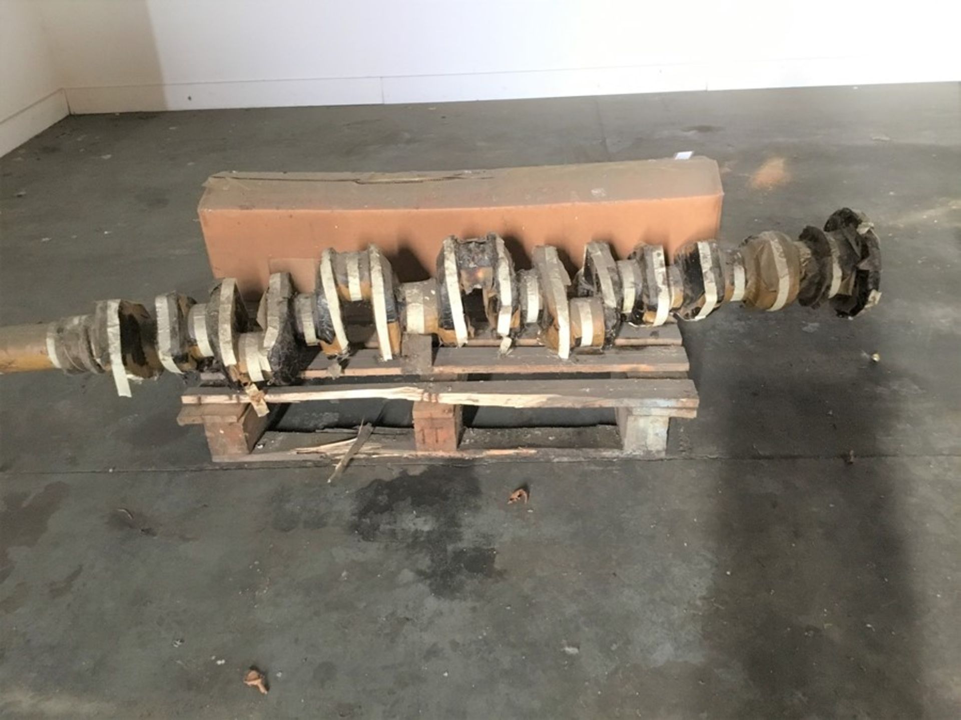 Paxman 12AH 17050C Crankshaft and box of bearings Ex Mod - Image 2 of 12