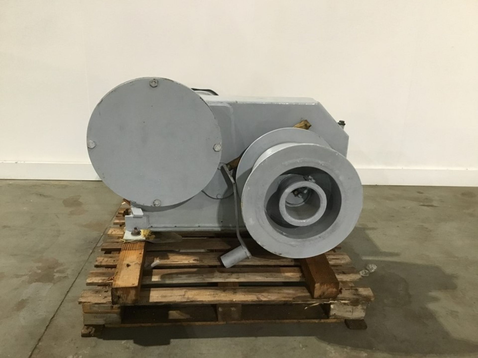 Welin Lambie Davit winch Unused or refurbished Ex Mod - Image 4 of 15