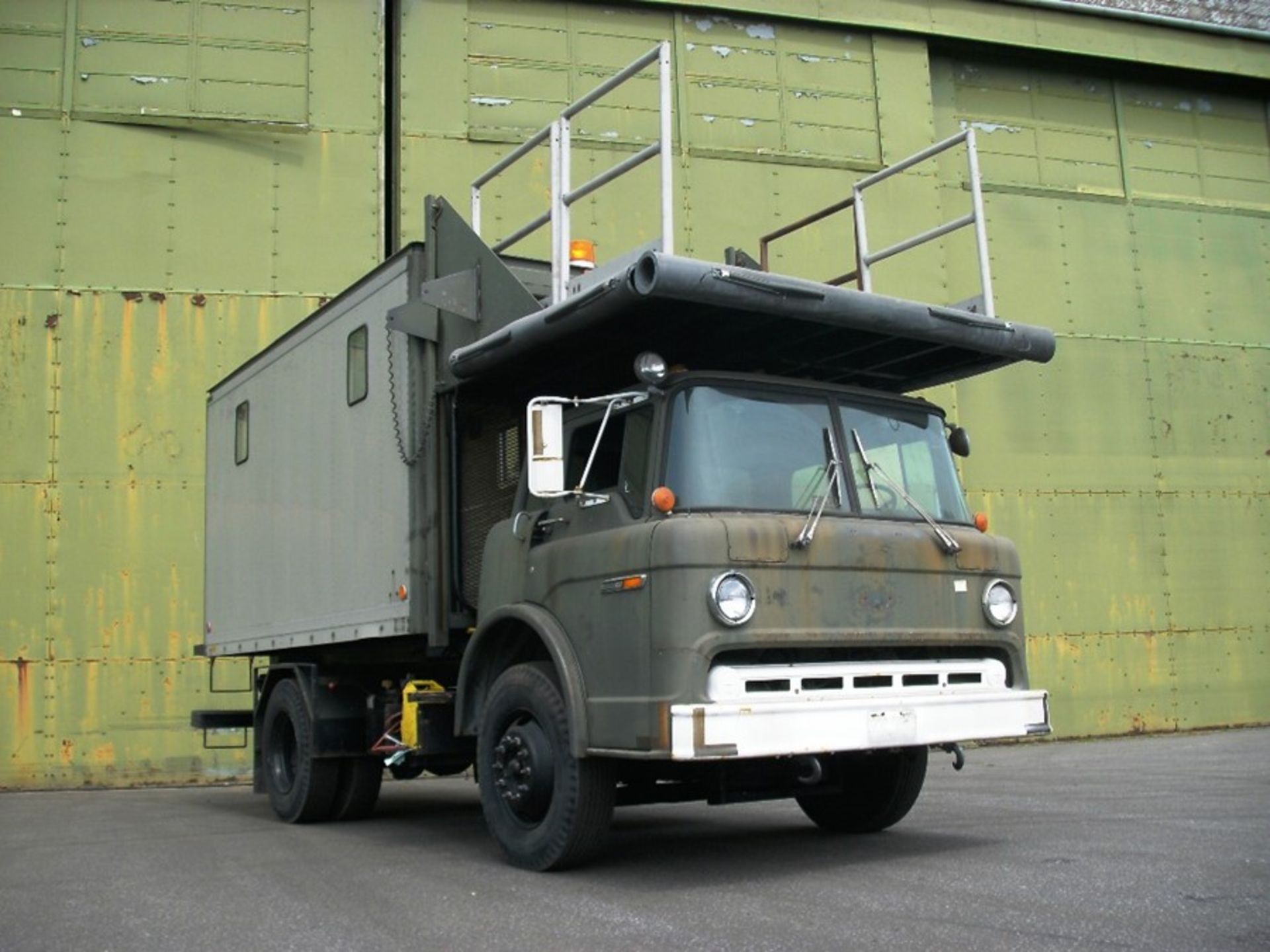 *Ford Model C8000, 4x2 LHD with Elevating body, Body elevates to 12ft platform swl 2000lbs.