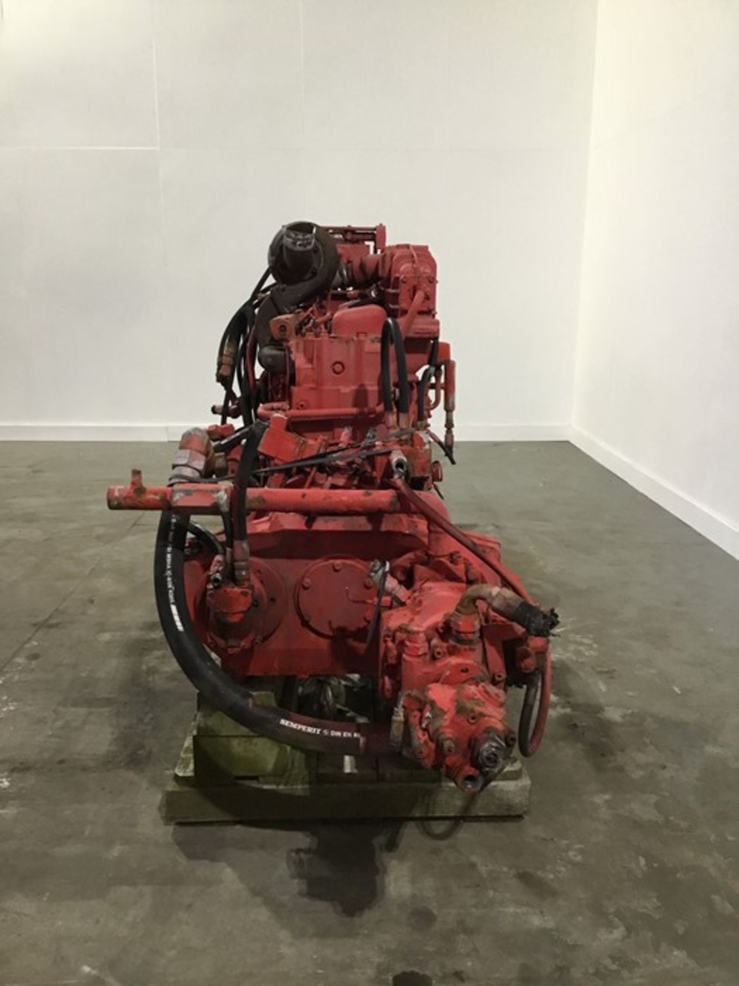 Volvo TID121K 6cyl Turbo Diesel engine with hydraulic pumps - Image 9 of 15