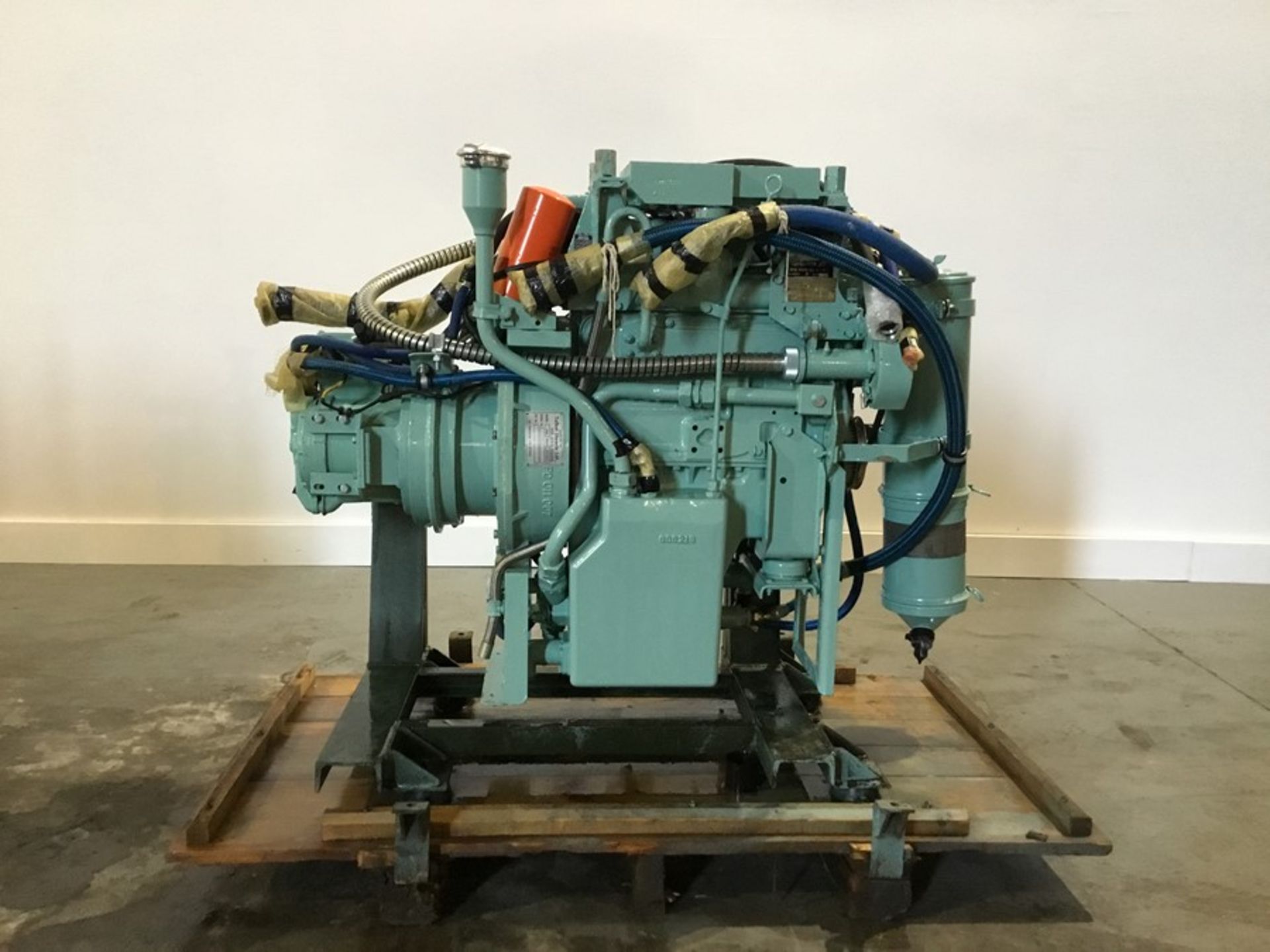 Perkins 4108 Diesel Engine: Perkins 4108 4cyl non Turbo Serial number ED22239U648117V Ex MOD - Image 9 of 21