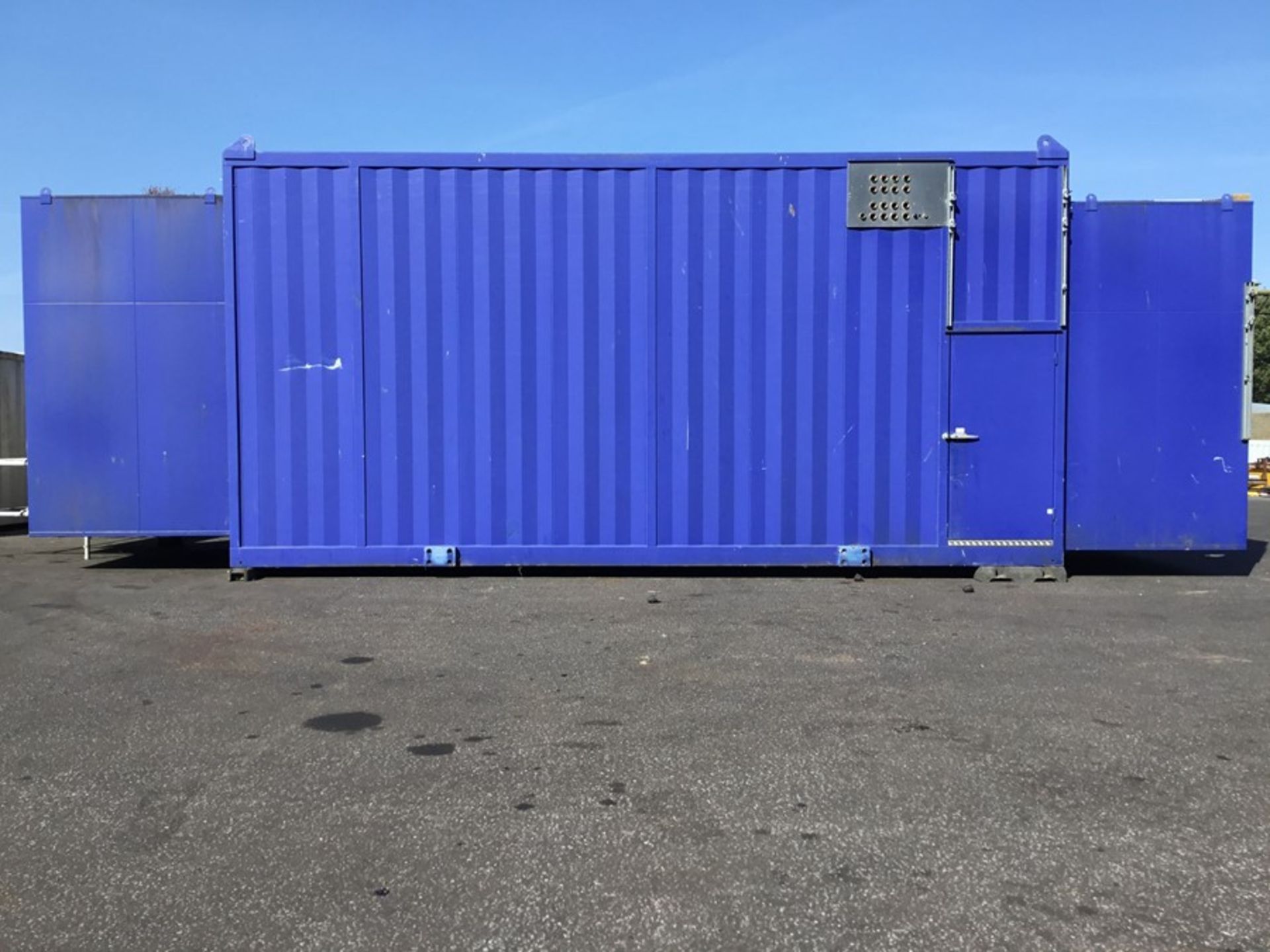 Ex Perkins 2000Kva Acoustic Generator house with two personnel doors 11.8 long x 4.2high x 3.7metres - Image 3 of 6