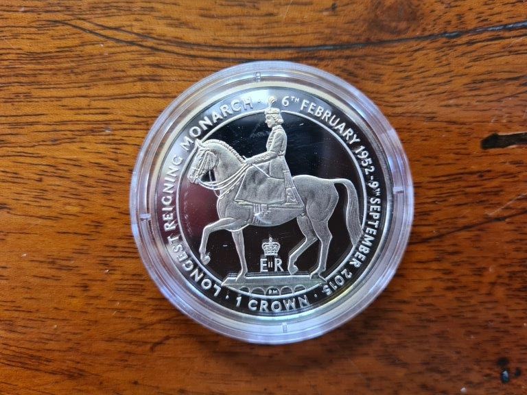 Jubilee Mint silver proof coin Longest Serving Monarch, Isle of Man 2015 in presentation box and - Image 2 of 3