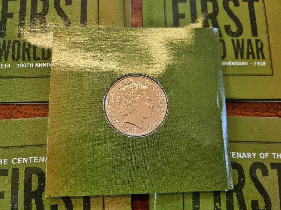 6 x The Centenary of the First World War 2014 cased £5 coins. - Image 2 of 3