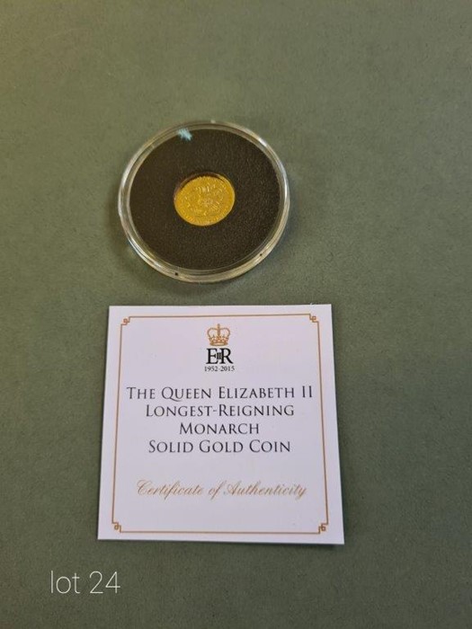 Jubilee Mint 2015 solid 9ct gold Queen Elizabeth II longest reigning Monarch limited edition, 1.