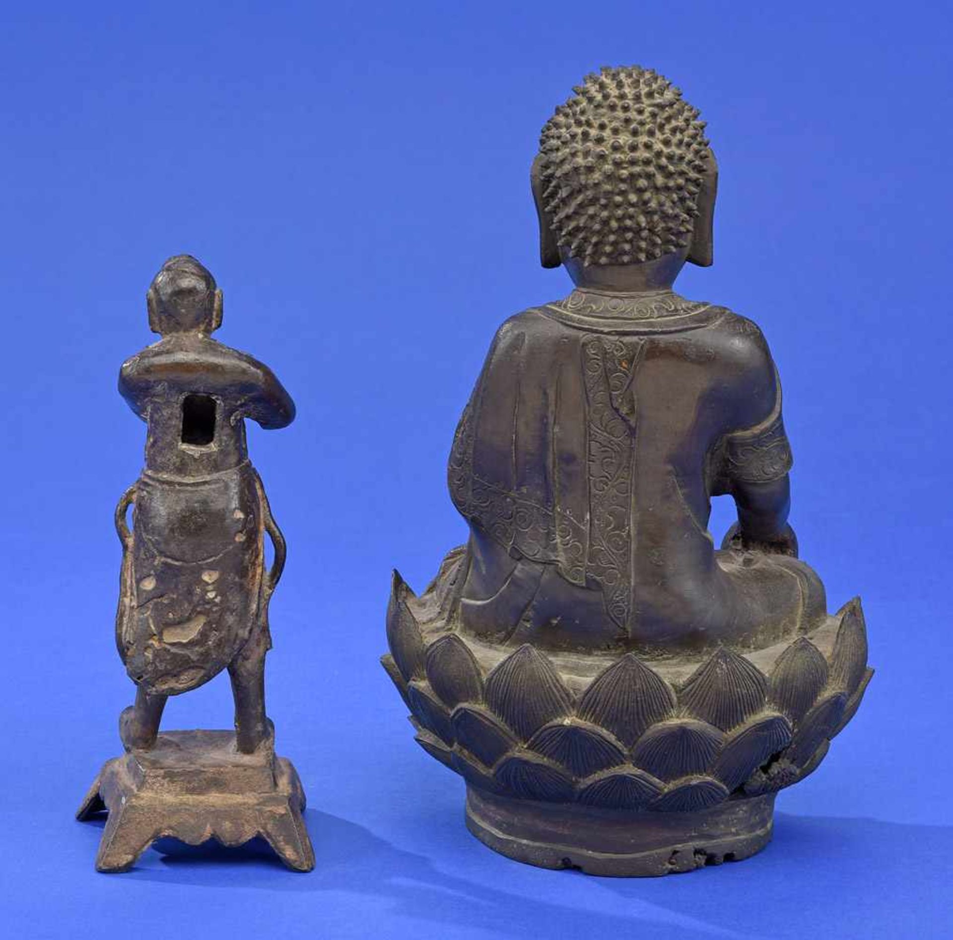Buddha und betender Mönch - Bild 2 aus 2