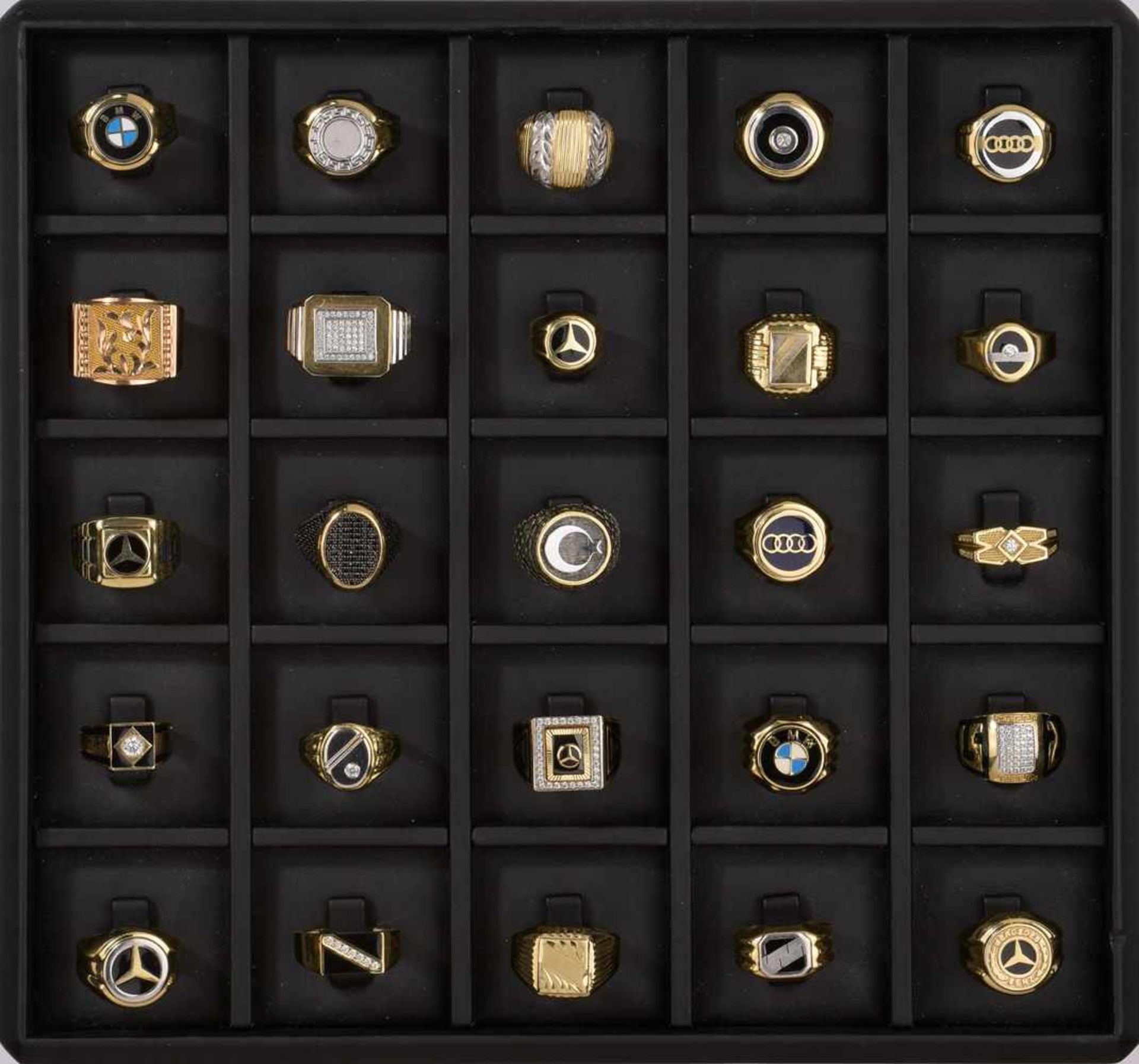 25 diverse Ringe zum Teil emailliert