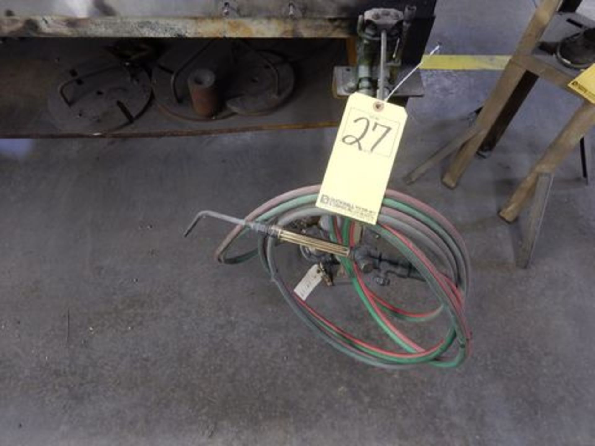 LOT OXY/ACETYLENE STATION W/TORCH, GAUGES, HOSE, TABLE - Image 2 of 2