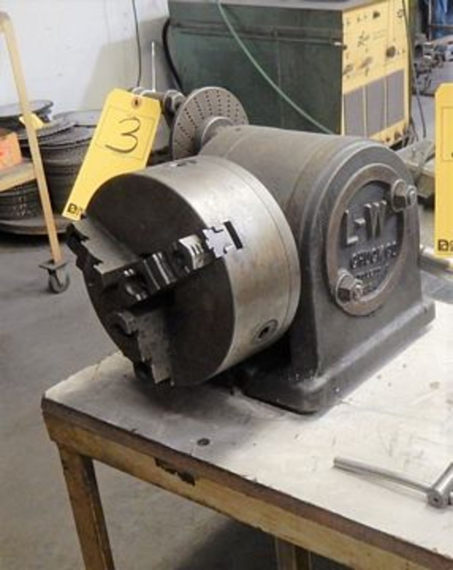 L-W INDEXING HEAD W/9" 3-JAW CHUCK