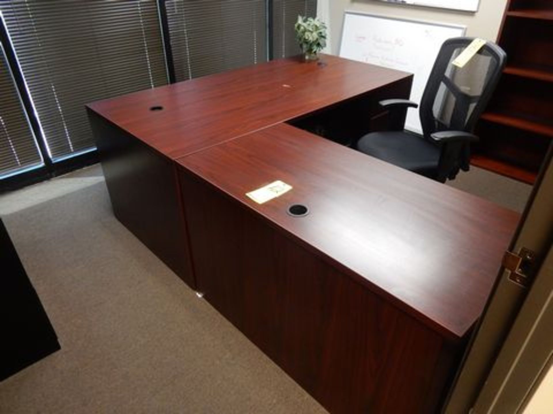 HAHN OFFICE DESK W/L-HAND RETURN, FORMICA TOP, 72" X 36" X 30", RETURN 4' X 2' X 29"