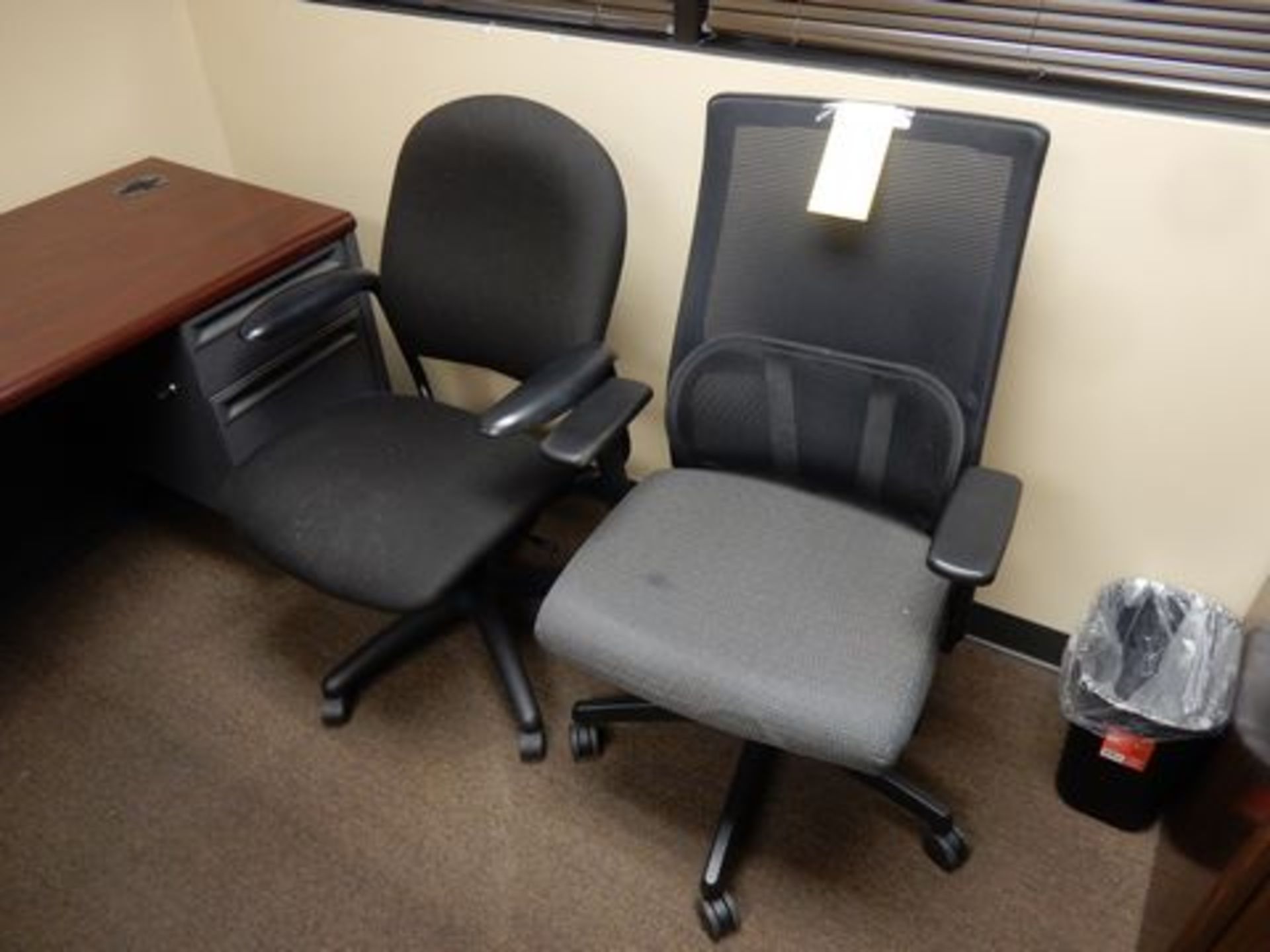 LOT (2) DESK CHAIRS