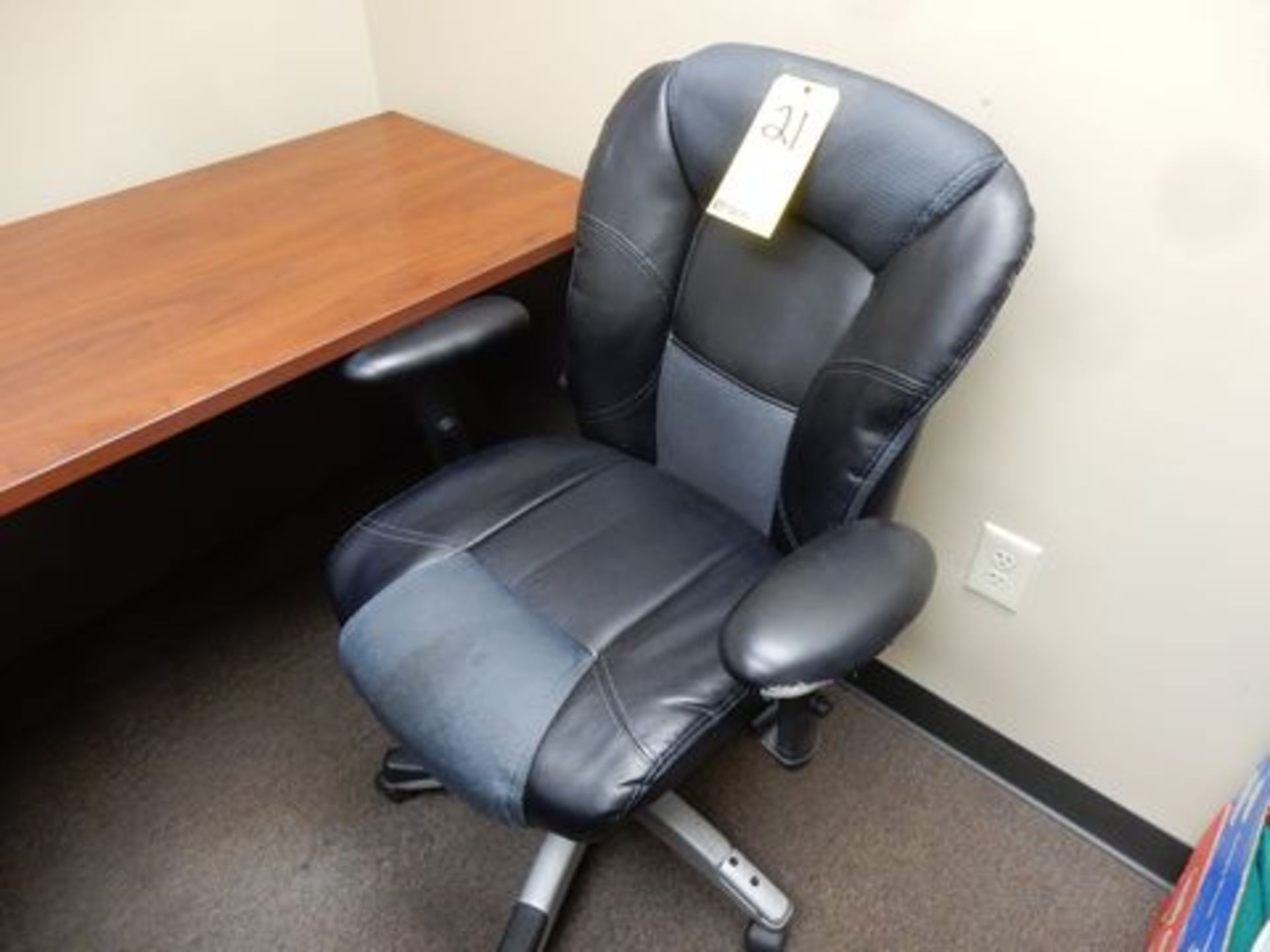 DESK CHAIR