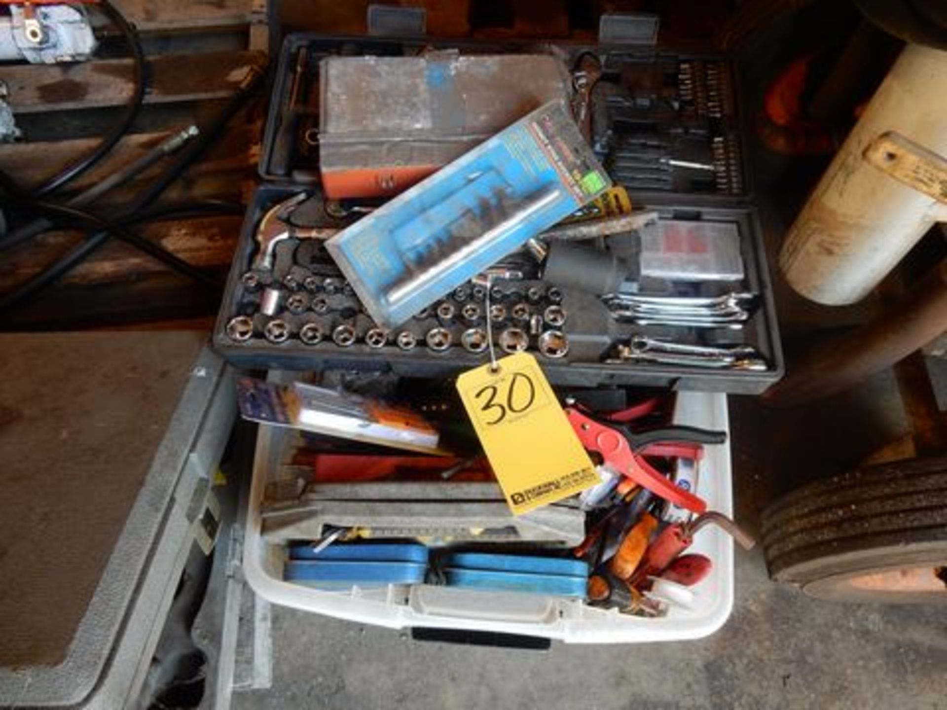 LOT MISC. HAND TOOLS TO INCLUDE - SOCKETS, SCREW DRIVERS, ETC.