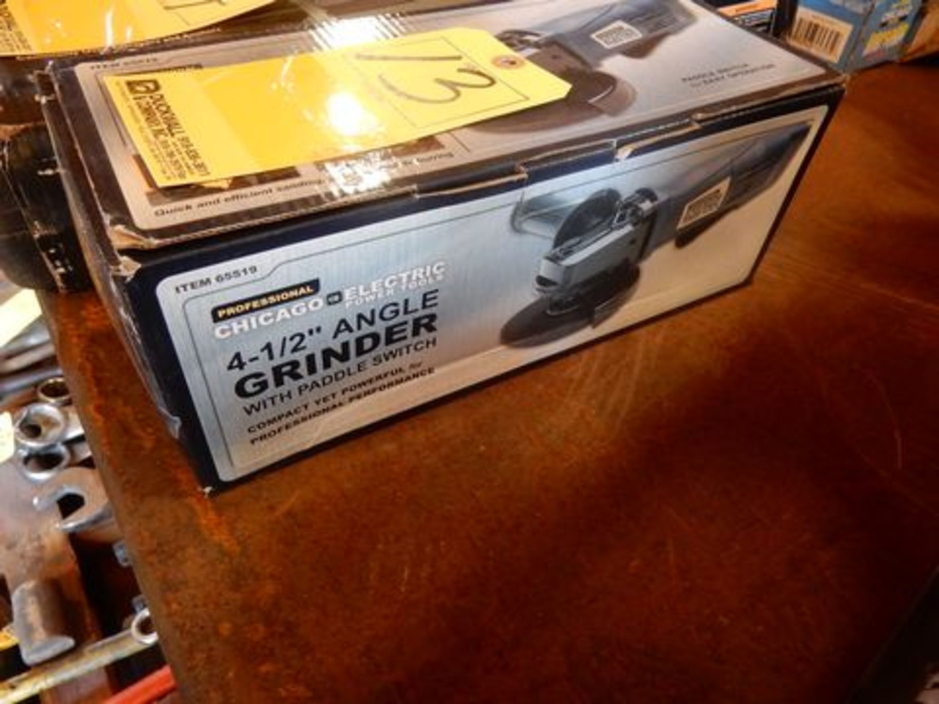 CHICAGO ELEC. 4.5" ANGLE GRINDER, M# 65519 (NEW IN BOX)