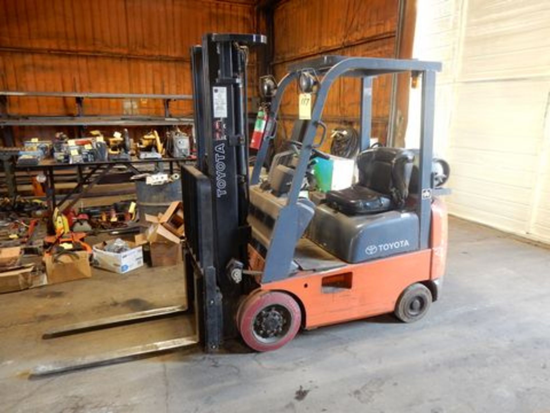 3000 LB. TOYOTA FORKLIFT, M# 7FGCU15, S/N 64552