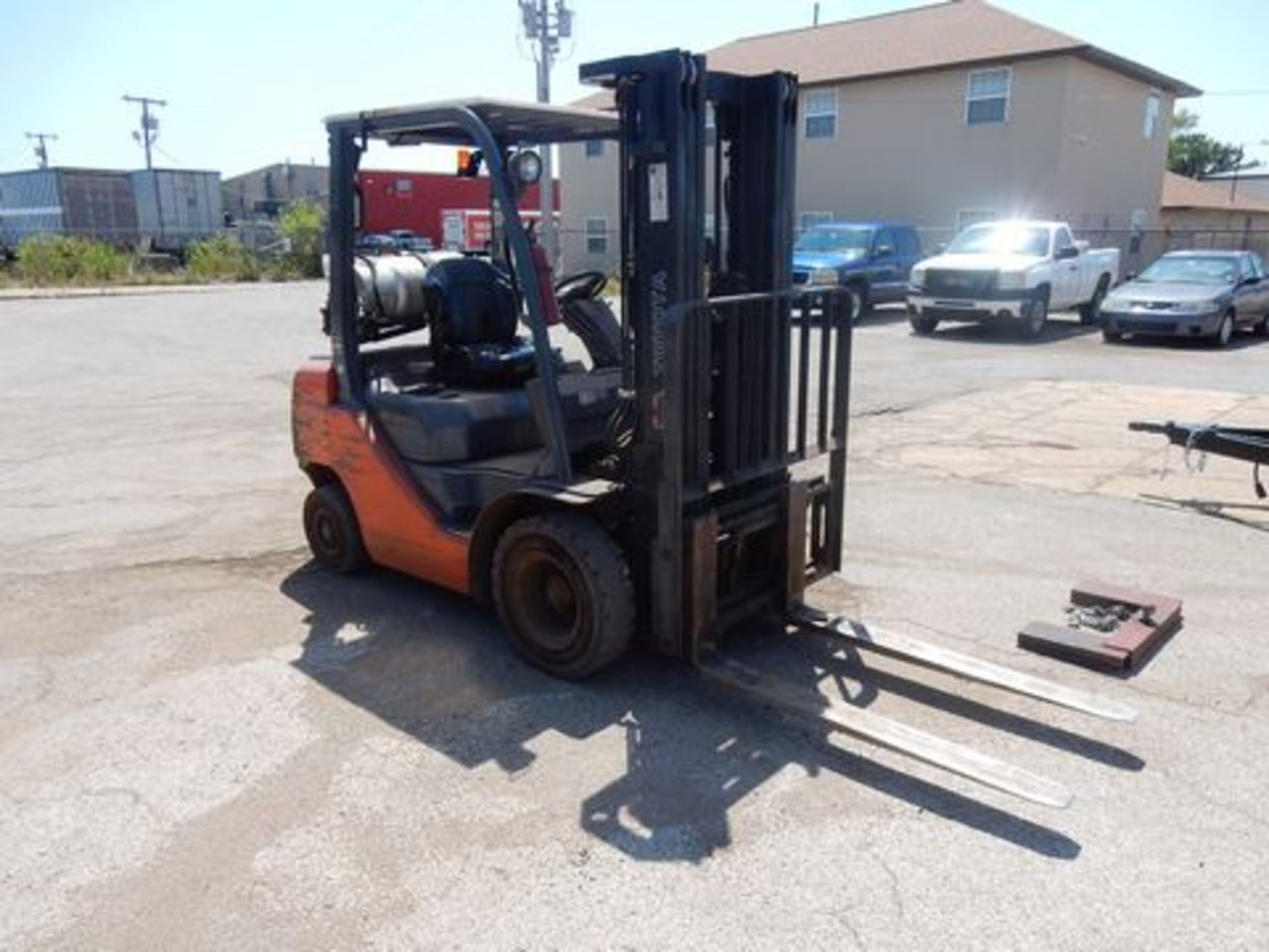 5000 LB. TOYOTA FORKLIFT, M# 8FGU25