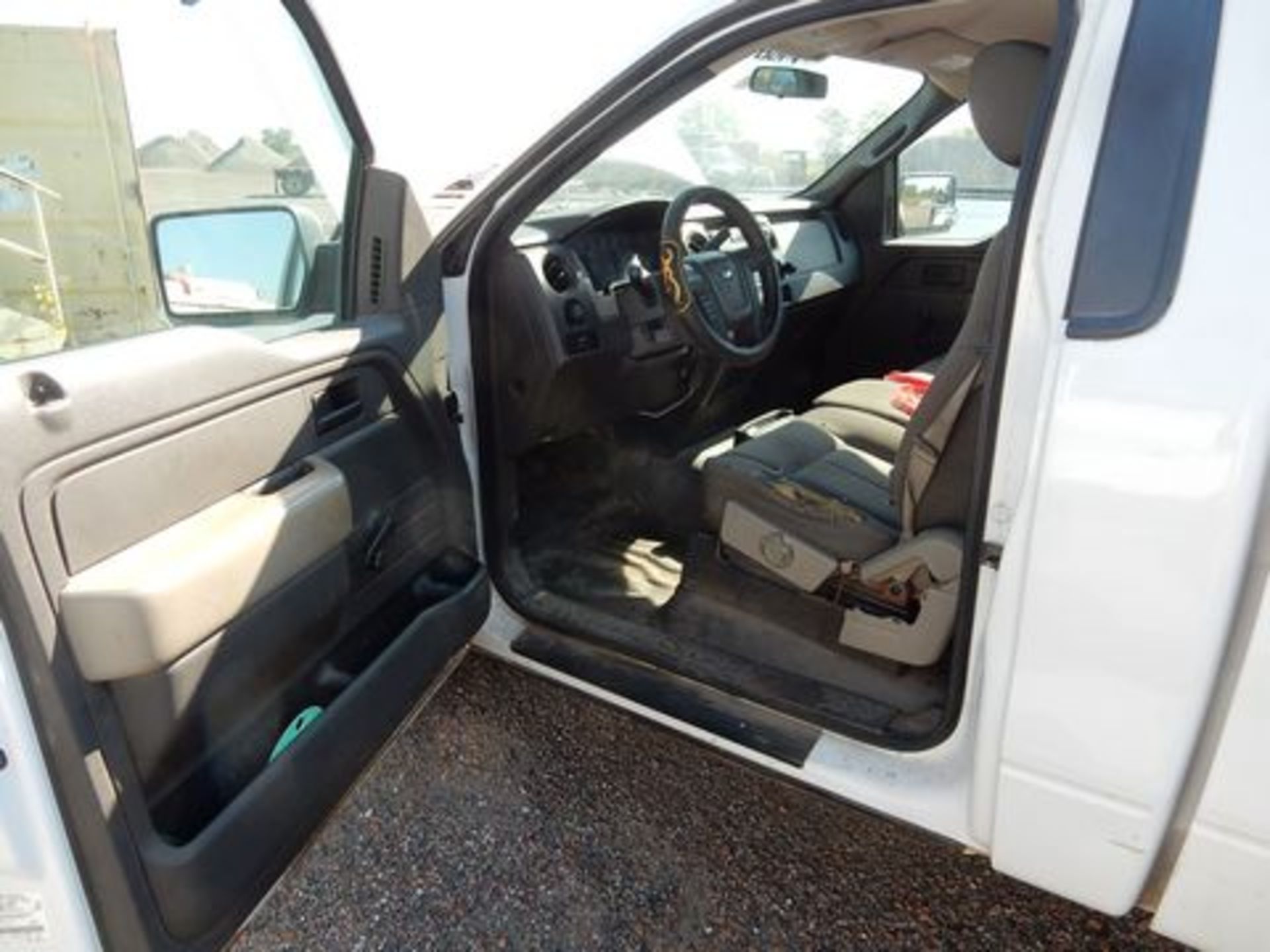 2010 FORD PICKUP, M# F150XL, VIN# 1FTMF1CW4AKC36324, MILEAGE N/A, 2-WHEEL DRIVE, GAS, LONG BED - Image 2 of 6