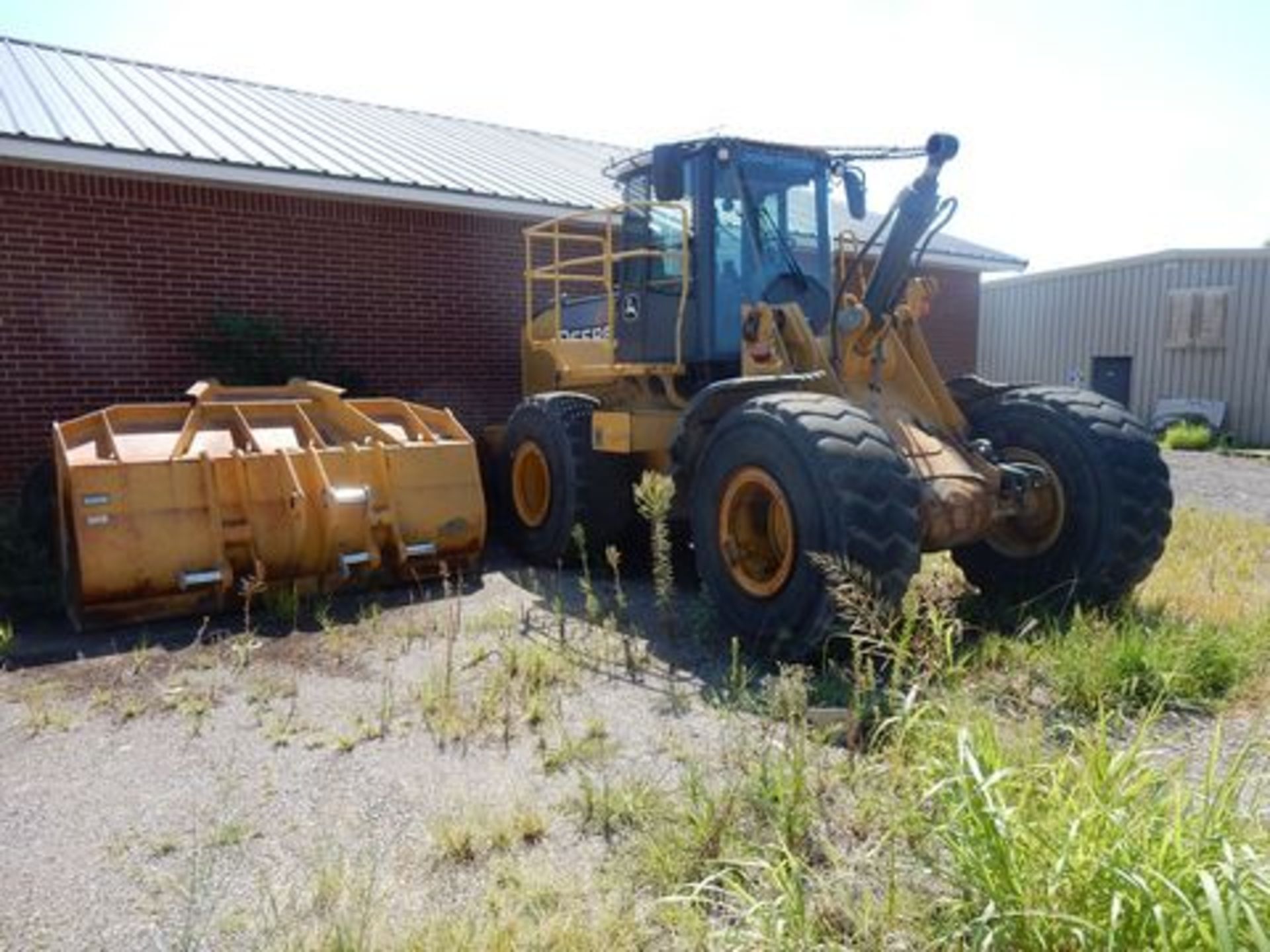 JOHN DEERE WHEEL LOADER, M# 724K, S/N 1DW724KXCA0632230 - Image 2 of 12