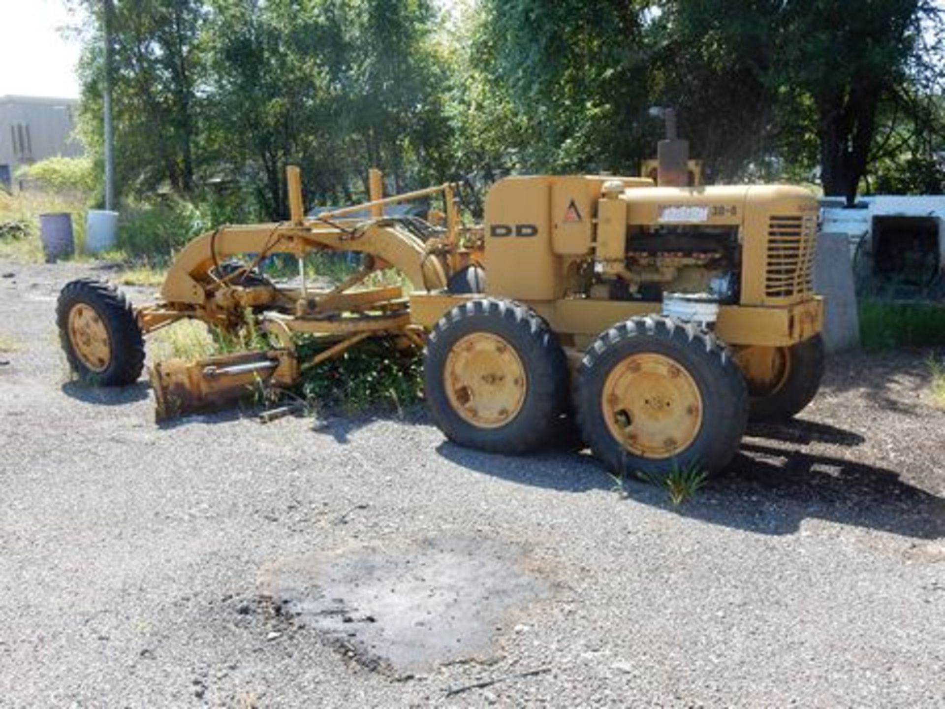 ALLIS CHALMERS ROAD GRADER, M# DD, S/N DD-3959