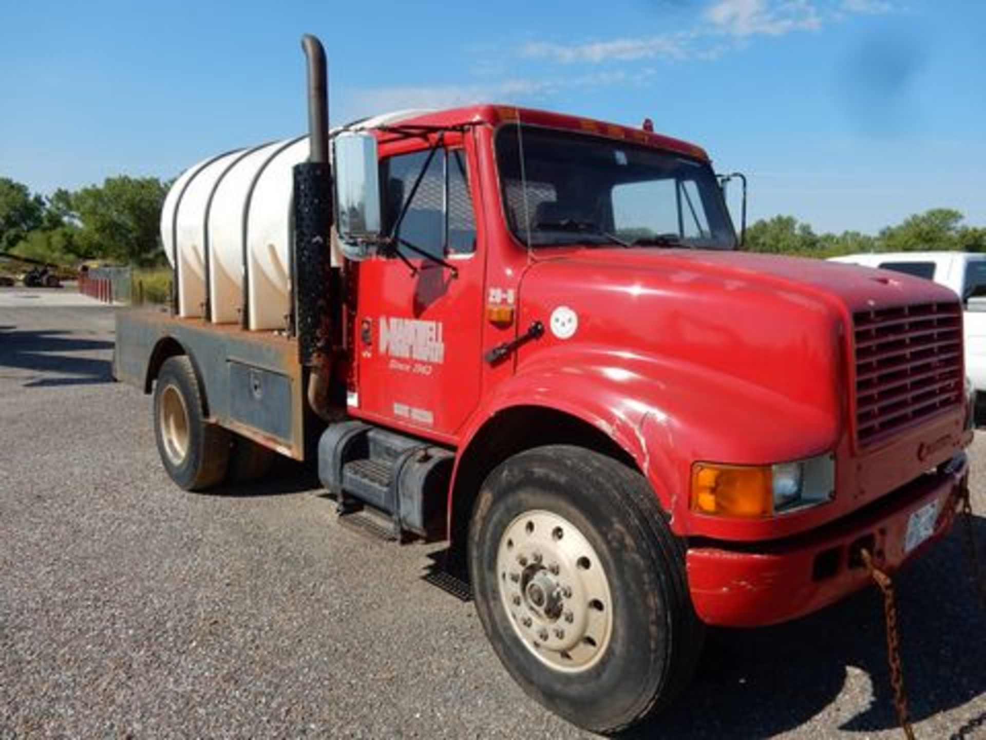 1990 INTERNATIONAL M# 4900 WATER TRUCK, VIN# 1HTSDTV94LH259117 - Image 2 of 7