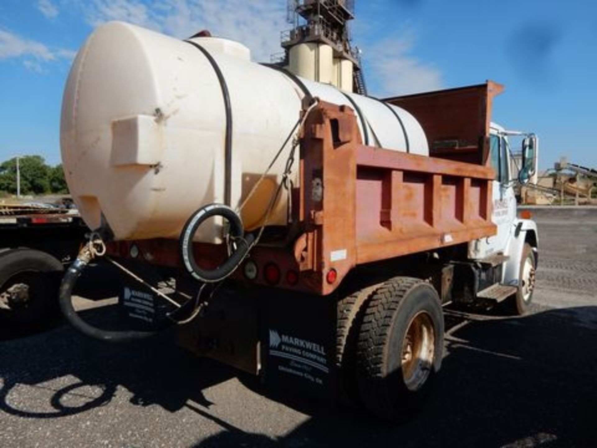 1996 FREIGHTLINER DUMP TRUCK, M# FL70, VIN# 1FV6HJAA0TL688976, 200,902 MILES - Image 3 of 4