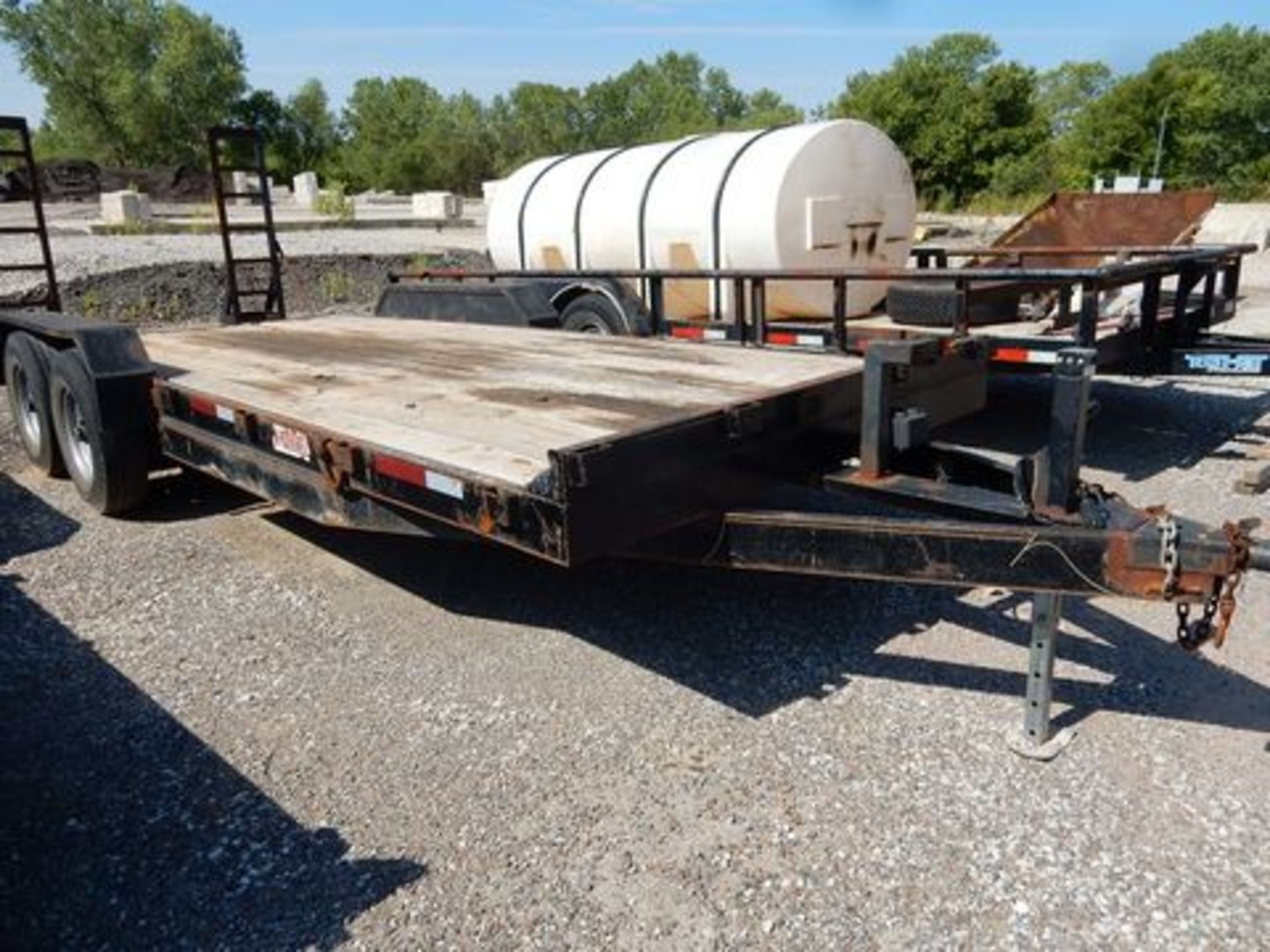 UTILITY TRAILER, 21', WOOD DECK, TANDEM AXLE, RAMPS, BUMPER PULL (NO TITLE)