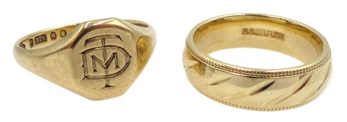 Gold wedding band and gold signet ring, both hallmarked 9ct, approx 7.