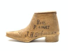 Boer prisoner of war snuff box in the form of a shoe,