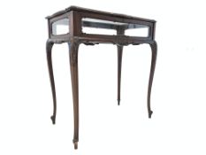 Early Victorian mahogany bijouterie table,