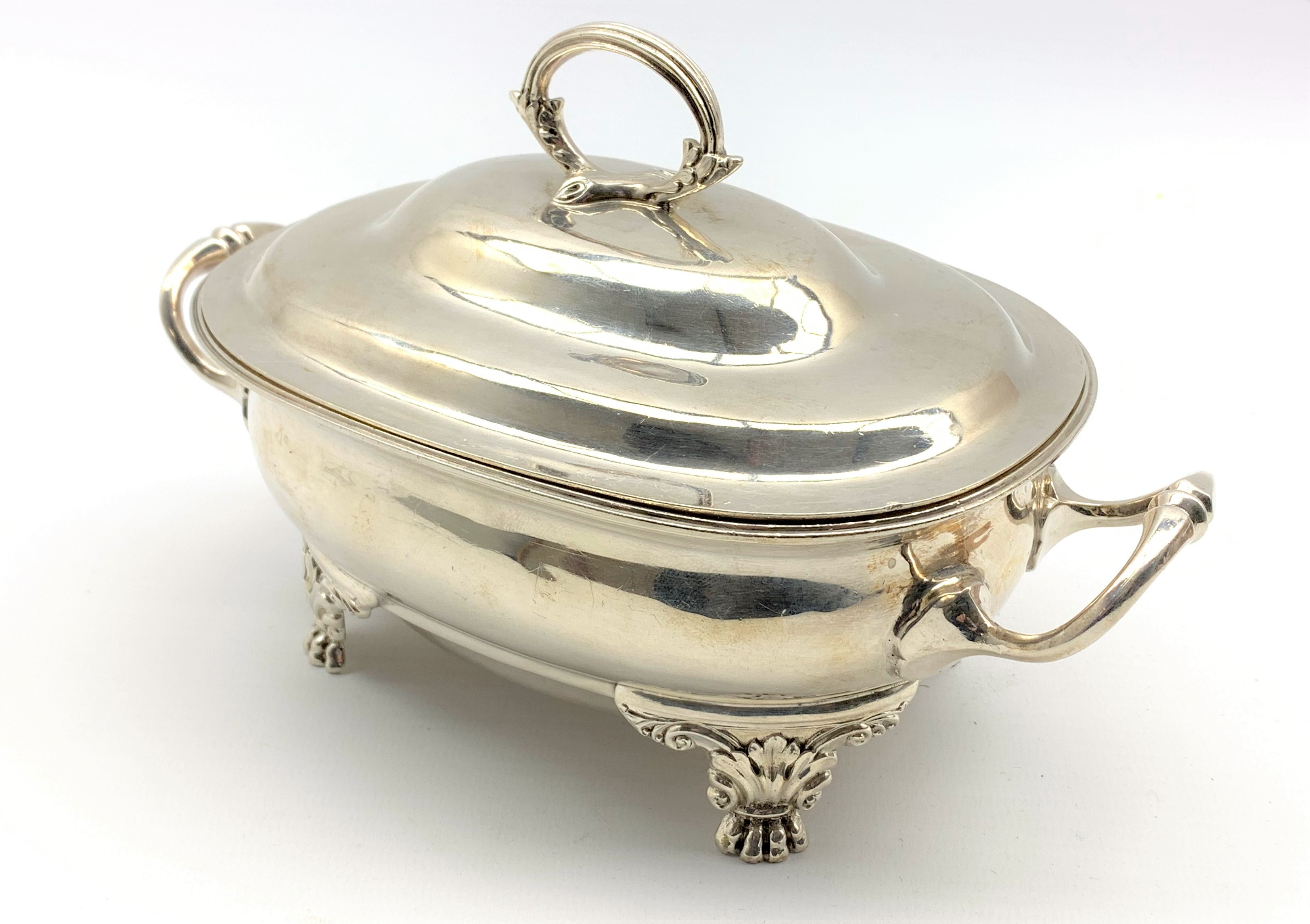 Small silver two handled tureen and cover with loop handle and shaped supports L19cm London 1937